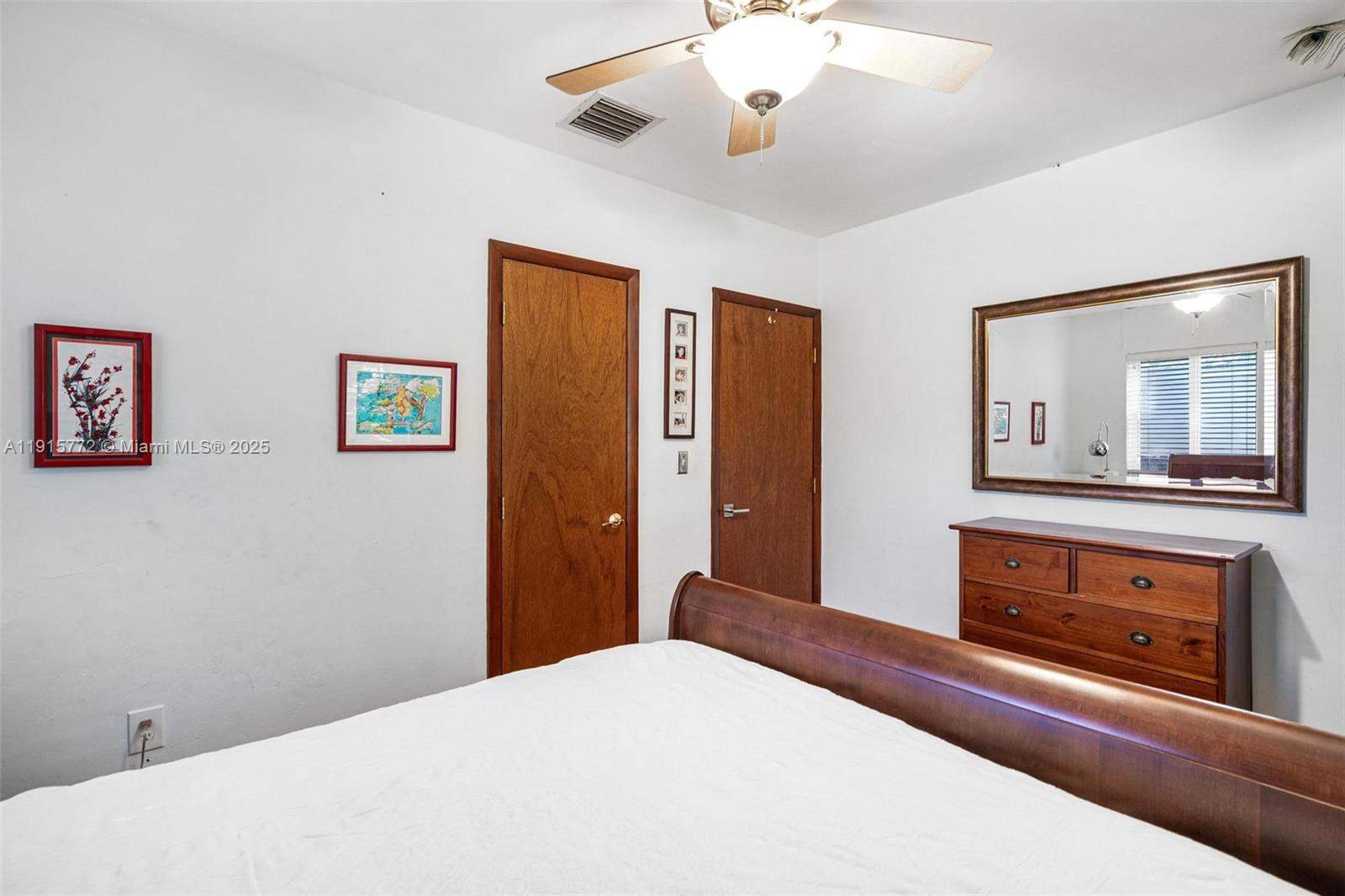 Miami  - House 3 Bedrooms - picture 18