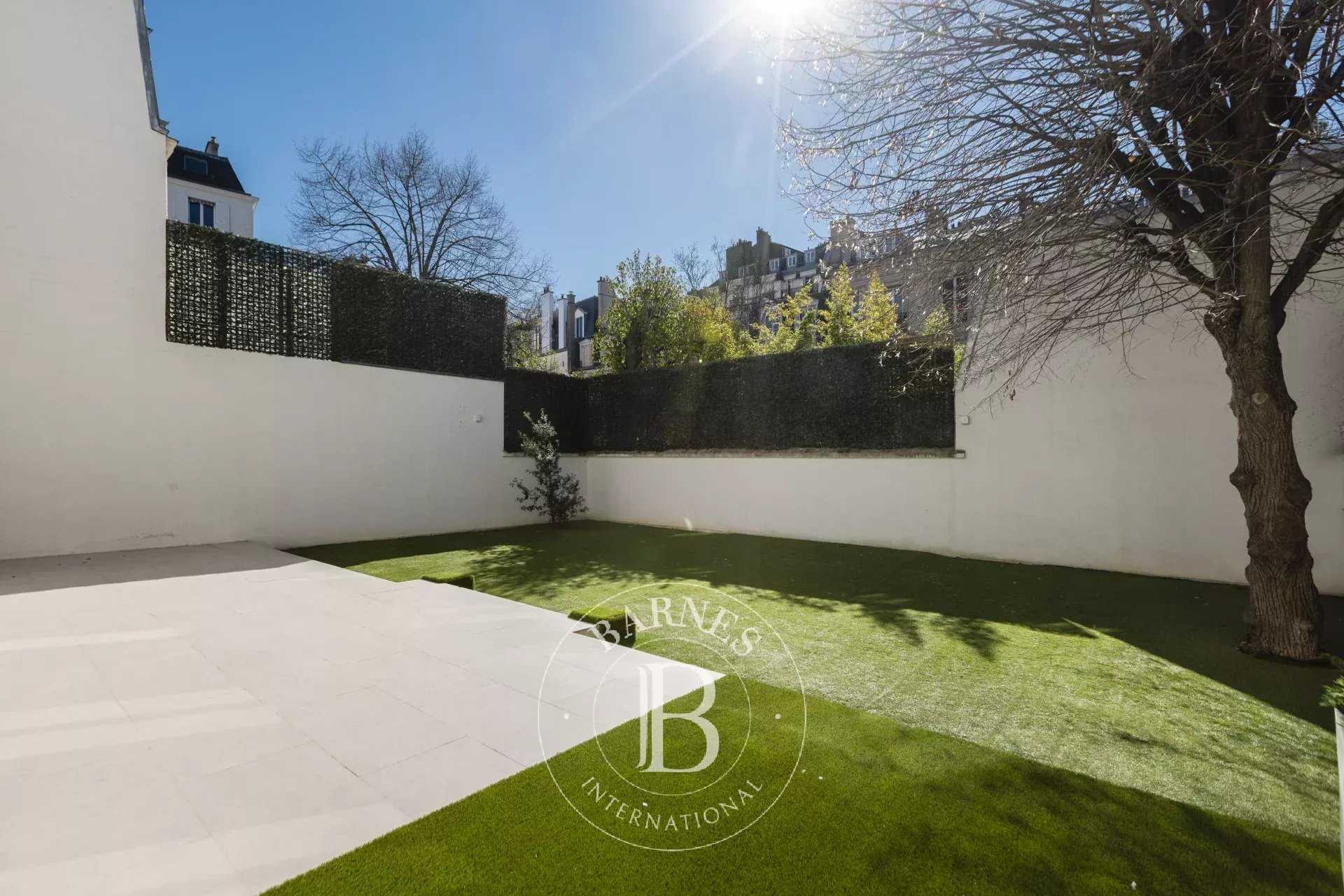 Neuilly-sur-Seine  - Hôtel particulier 9 Pi&egrave;ces 5 Chambres