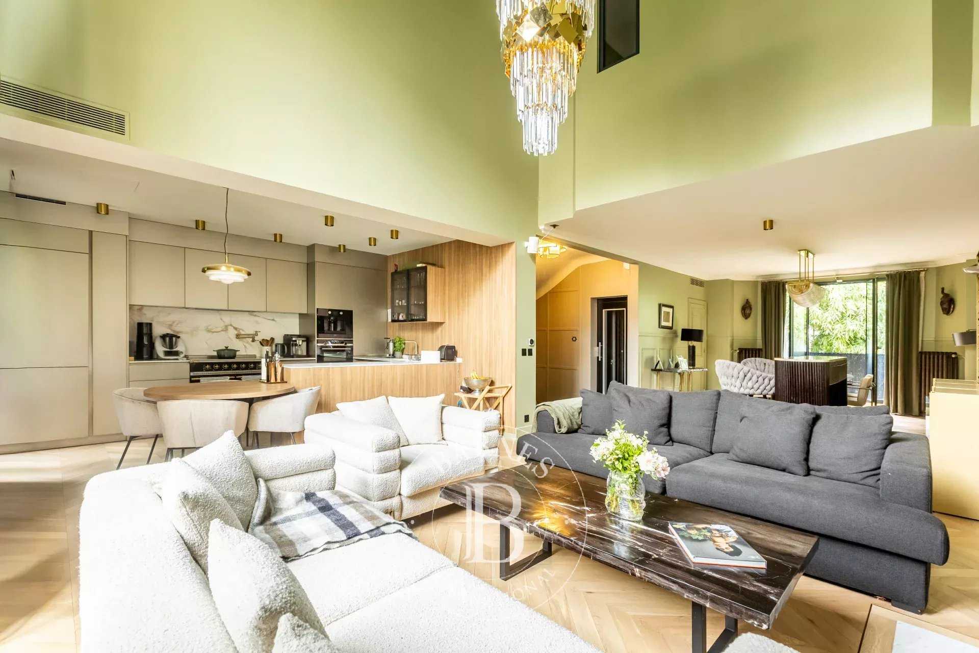 Neuilly-sur-Seine  - Appartement 9 Pi&egrave;ces