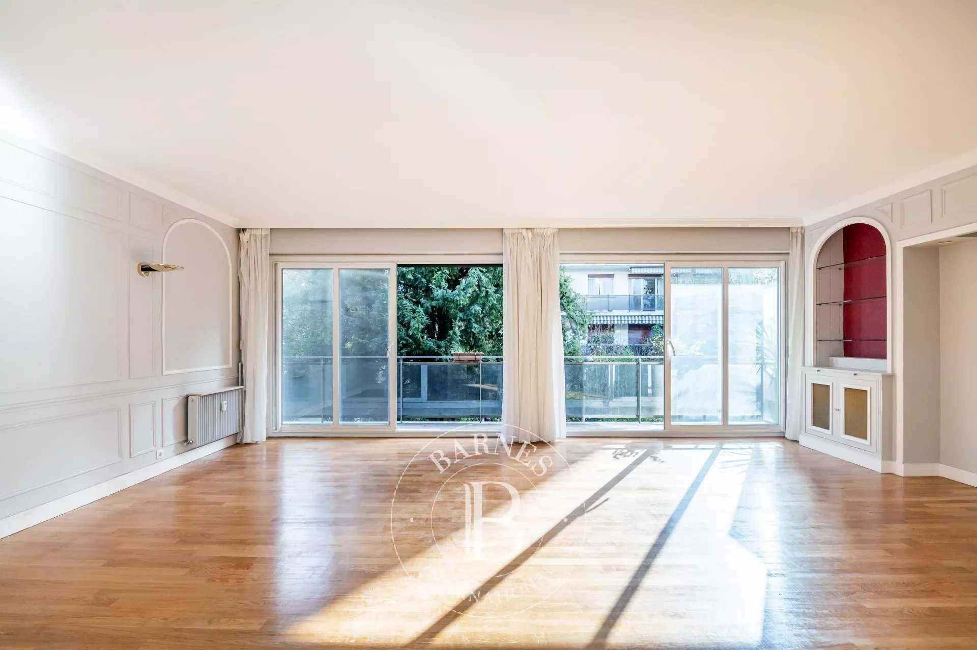 Neuilly-sur-Seine  - Apartment 3 Bedrooms