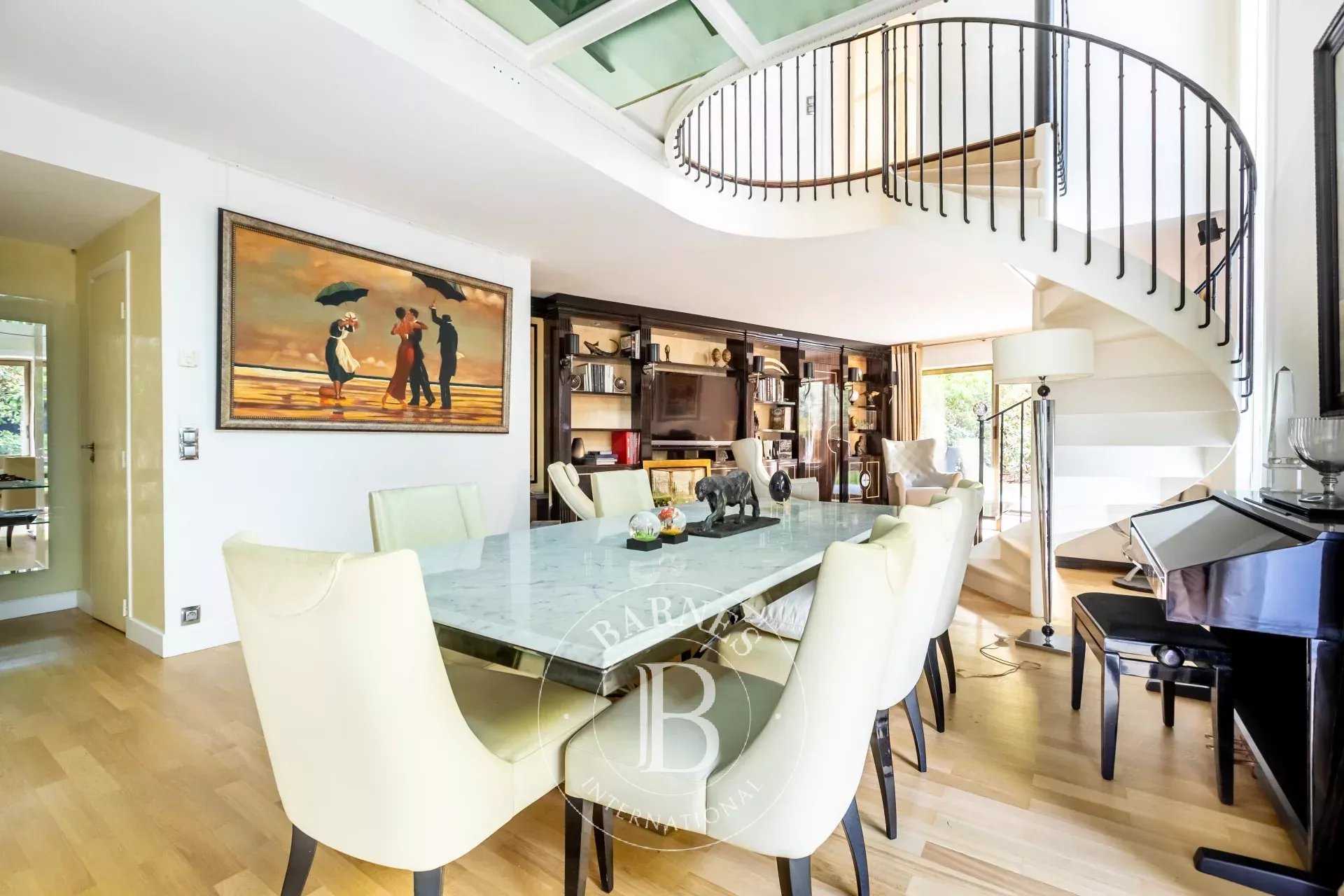 Neuilly-sur-Seine  - Apartment 3 Bedrooms