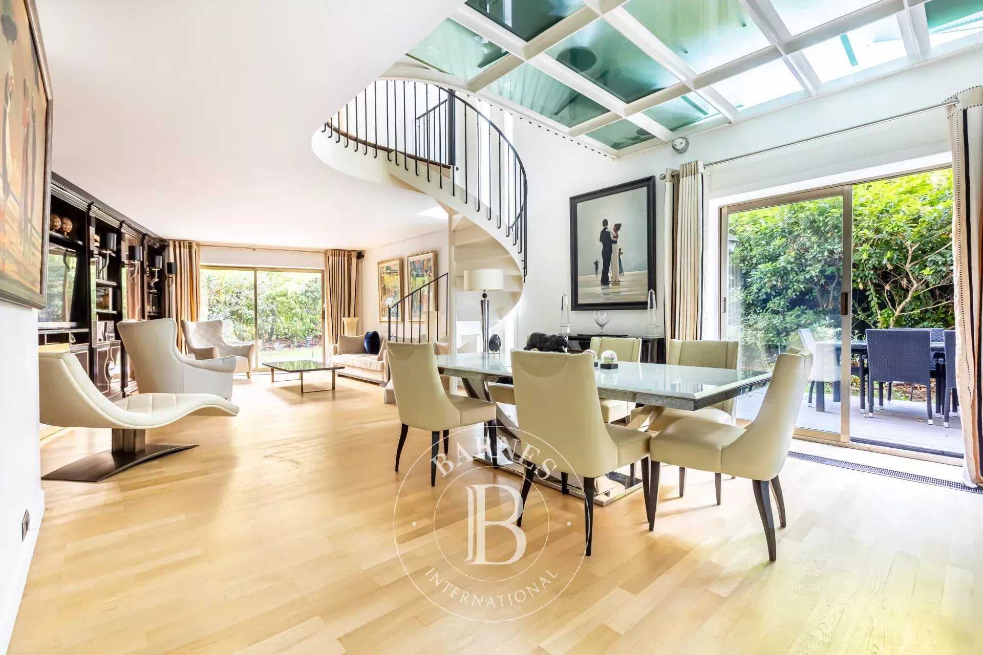 Neuilly-sur-Seine  - Apartment 3 Bedrooms