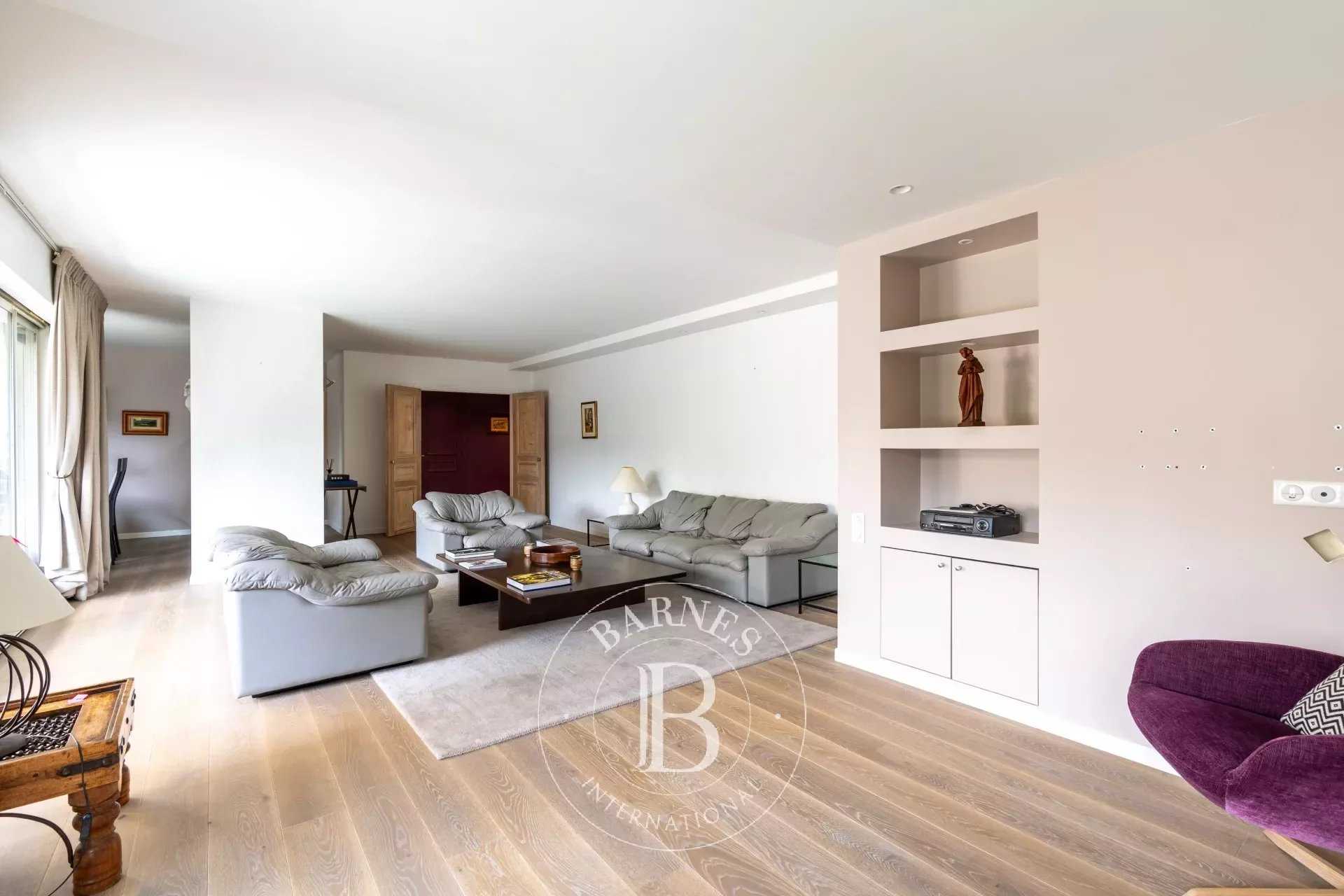 Neuilly-sur-Seine  - Apartment 4 Bedrooms