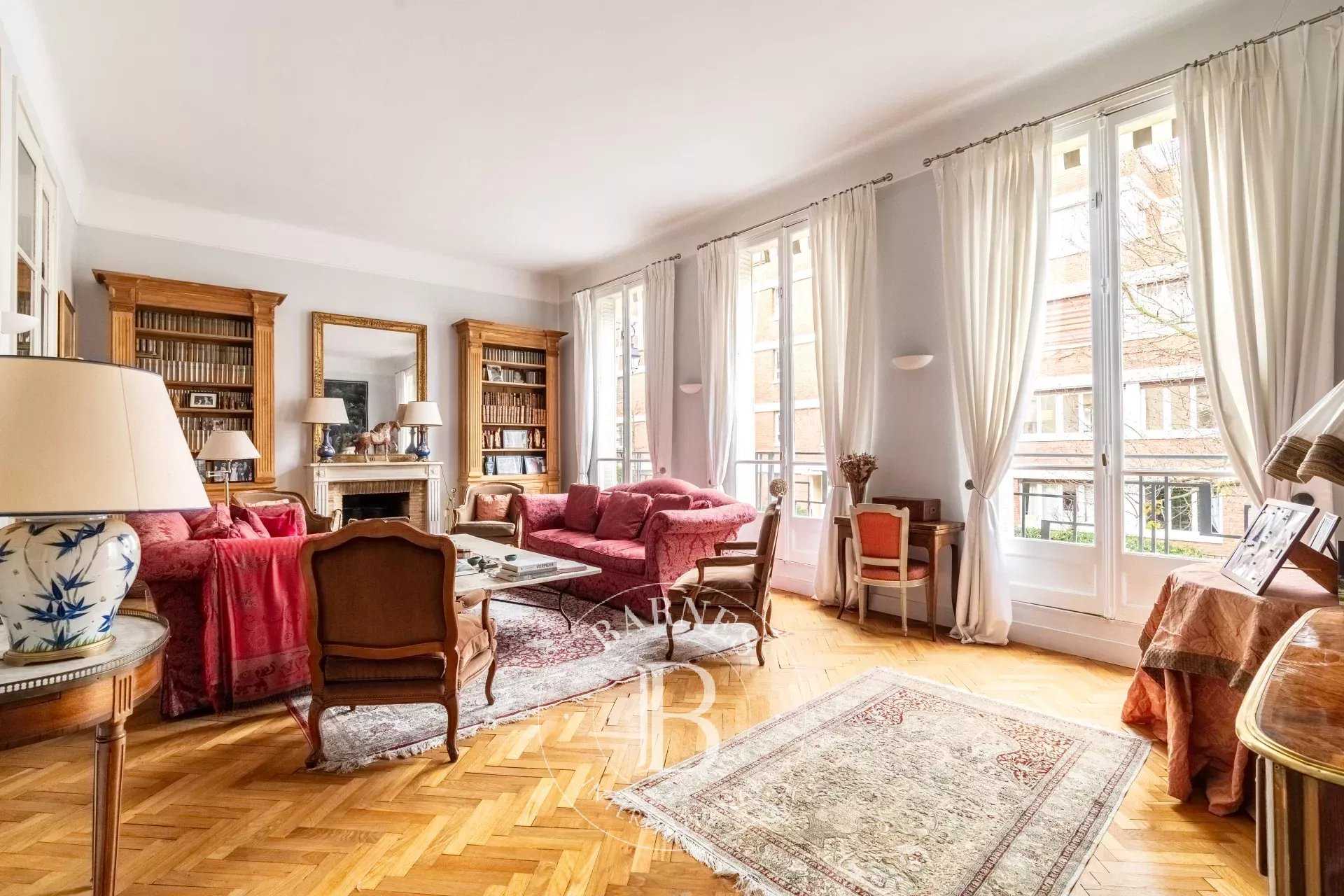 Neuilly-sur-Seine  - Hôtel particulier 10 Pièces 5 Chambres