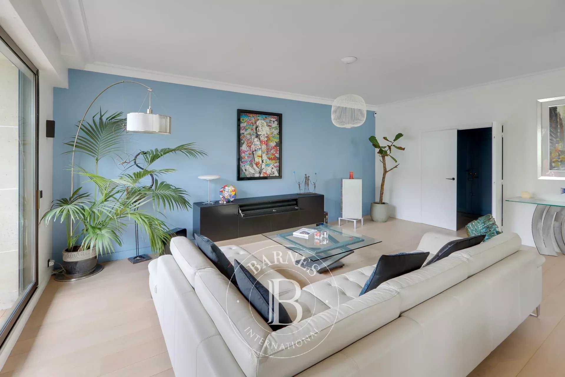 Neuilly-sur-Seine  - Apartment 4 Bedrooms