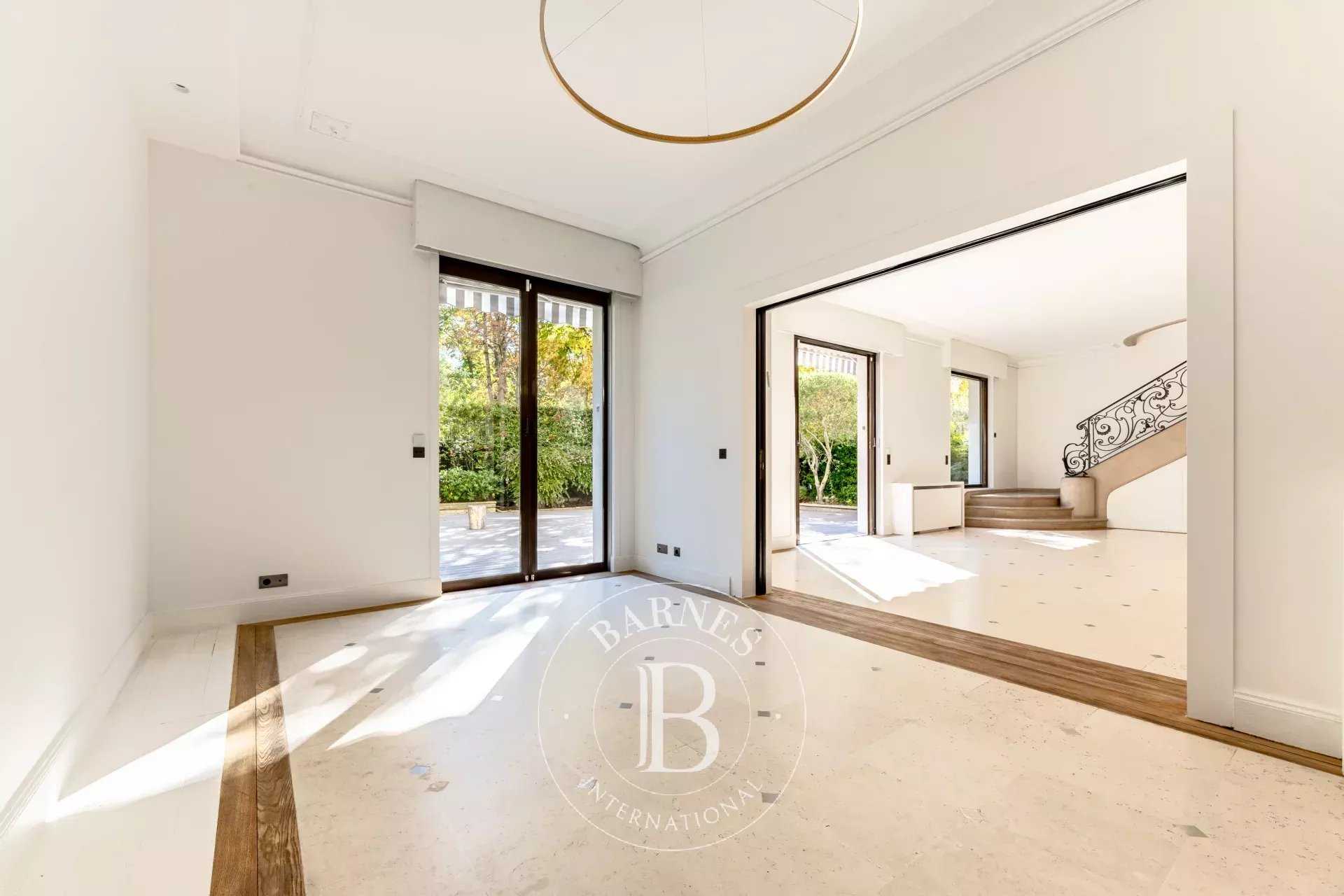 Neuilly-sur-Seine  - Appartement 8 Pi&egrave;ces 4 Chambres