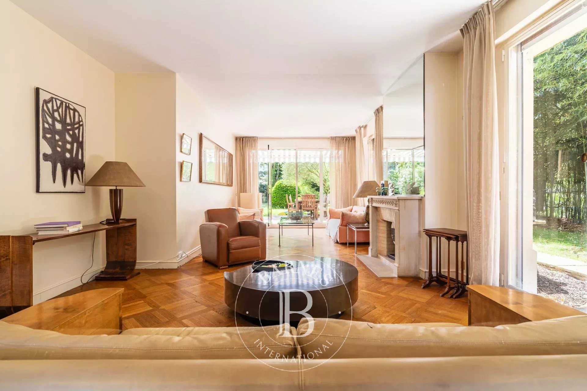 Neuilly-sur-Seine  - Appartement 5 Pi&egrave;ces 4 Chambres