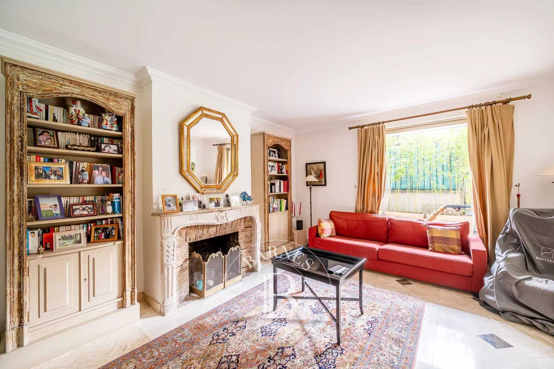 Neuilly-sur-Seine  - Apartment 5 Bedrooms
