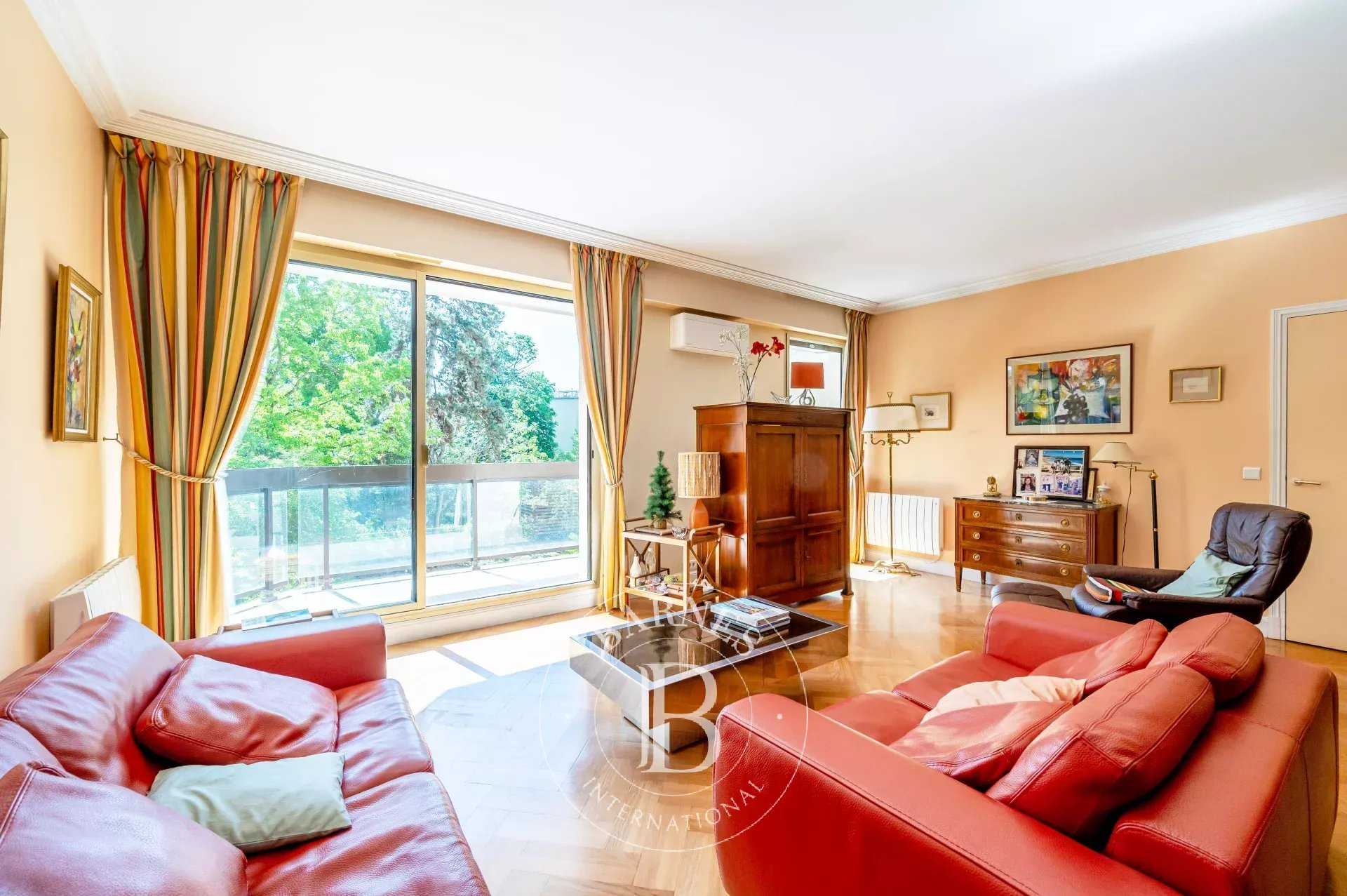 Neuilly-sur-Seine  - Appartement 6 Pi&egrave;ces 4 Chambres