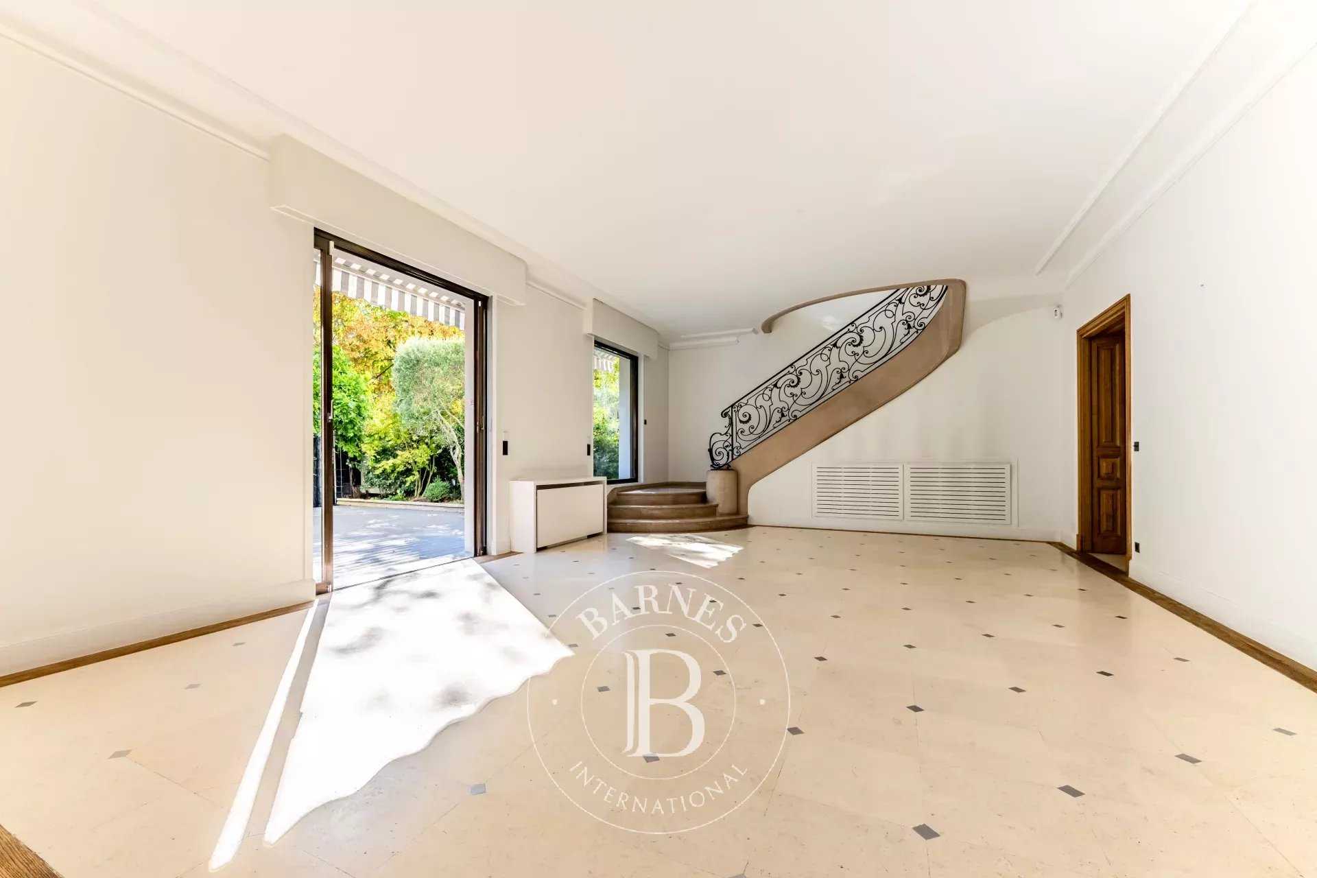 Neuilly-sur-Seine  - Appartement 8 Pi&egrave;ces 4 Chambres