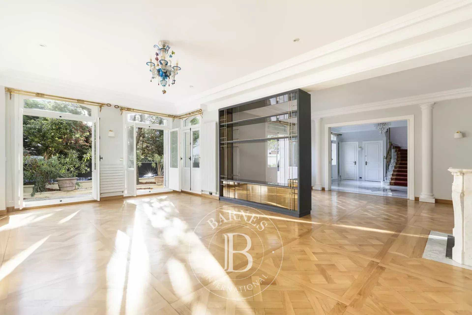 Neuilly-sur-Seine  - Mansion 4 Bedrooms