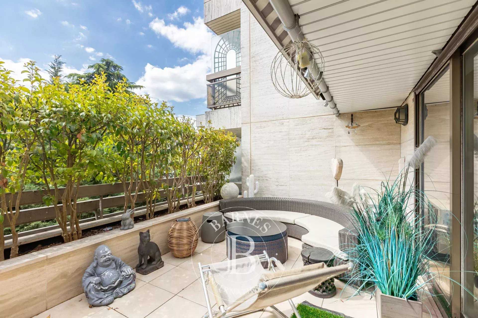 Neuilly-sur-Seine  - Appartement 5 Pi&egrave;ces 2 Chambres