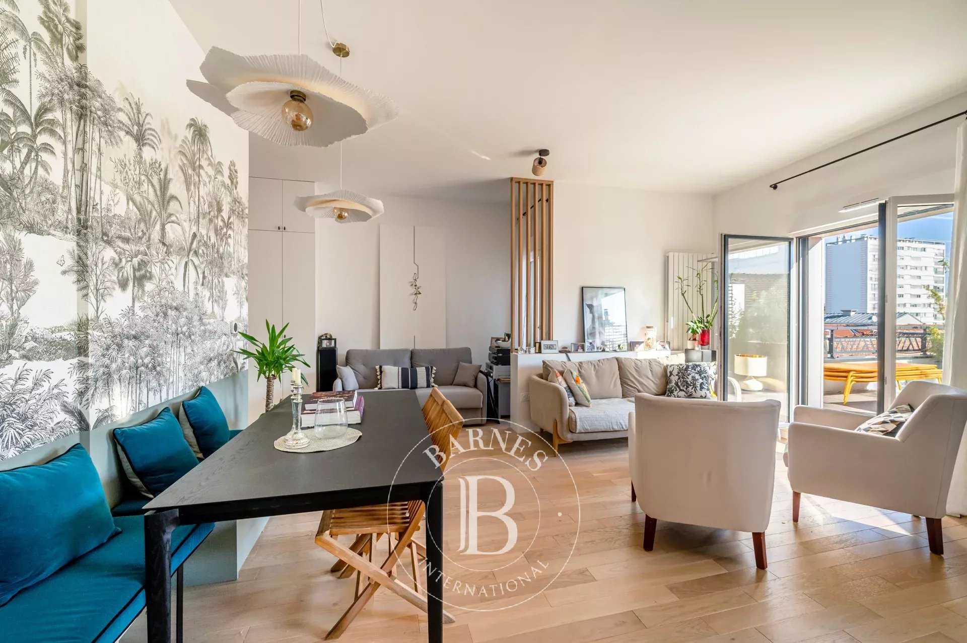 Clichy  - Appartement 5 Pièces 4 Chambres