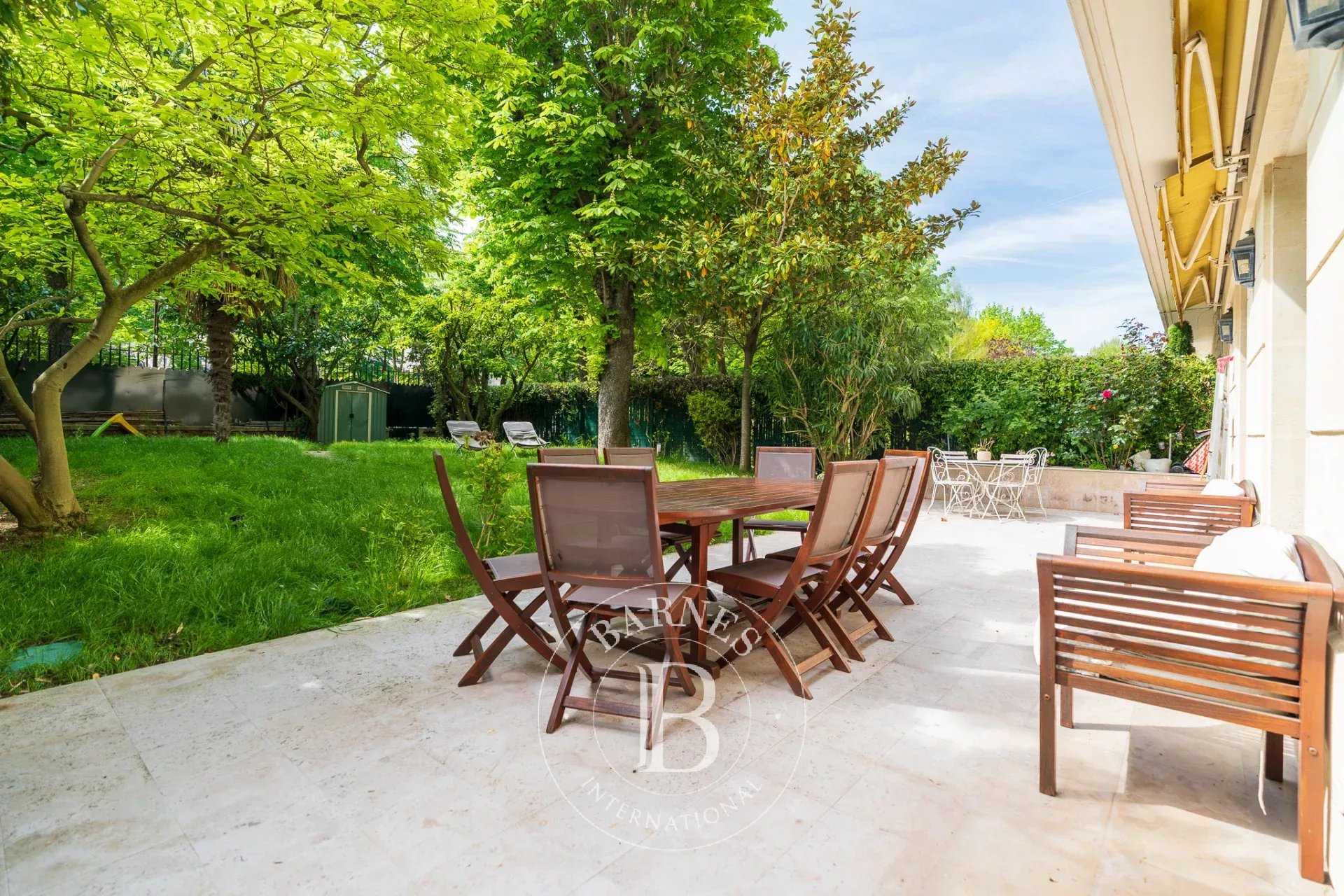 Neuilly-sur-Seine  - Apartment 5 Bedrooms