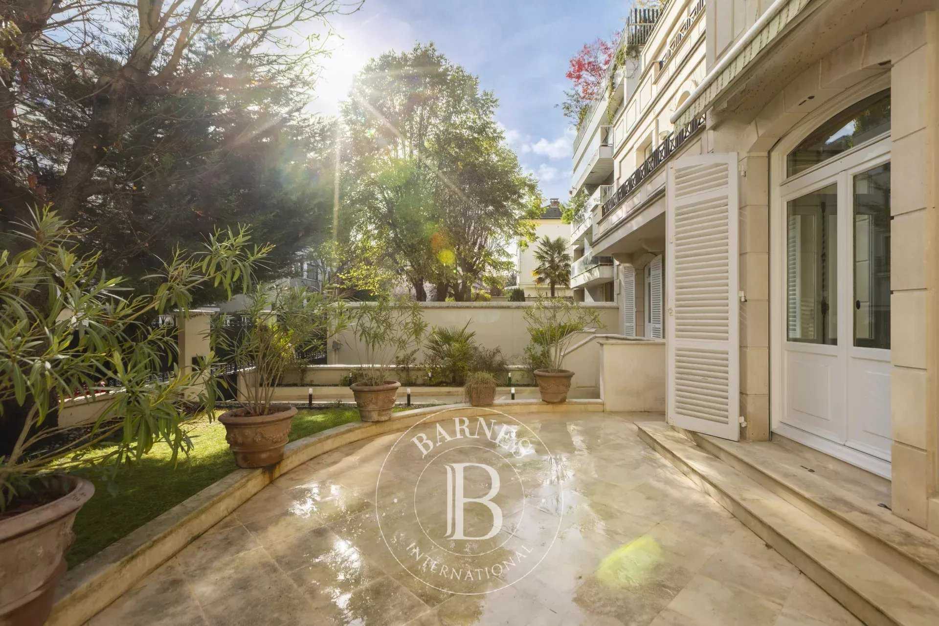 Neuilly-sur-Seine  - Mansion 4 Bedrooms