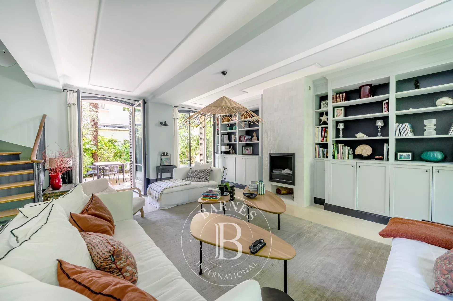 Neuilly-sur-Seine  - Maison 9 Pièces 5 Chambres