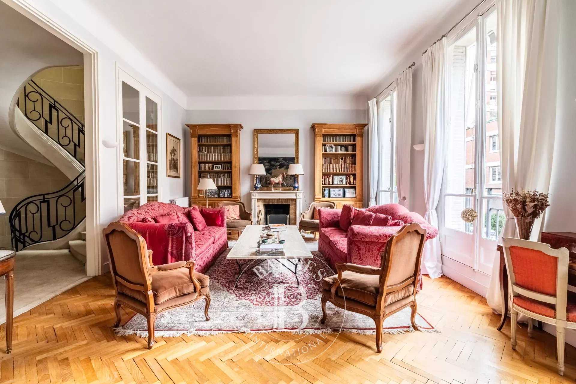 Neuilly-sur-Seine  - Hôtel particulier 10 Pièces 5 Chambres