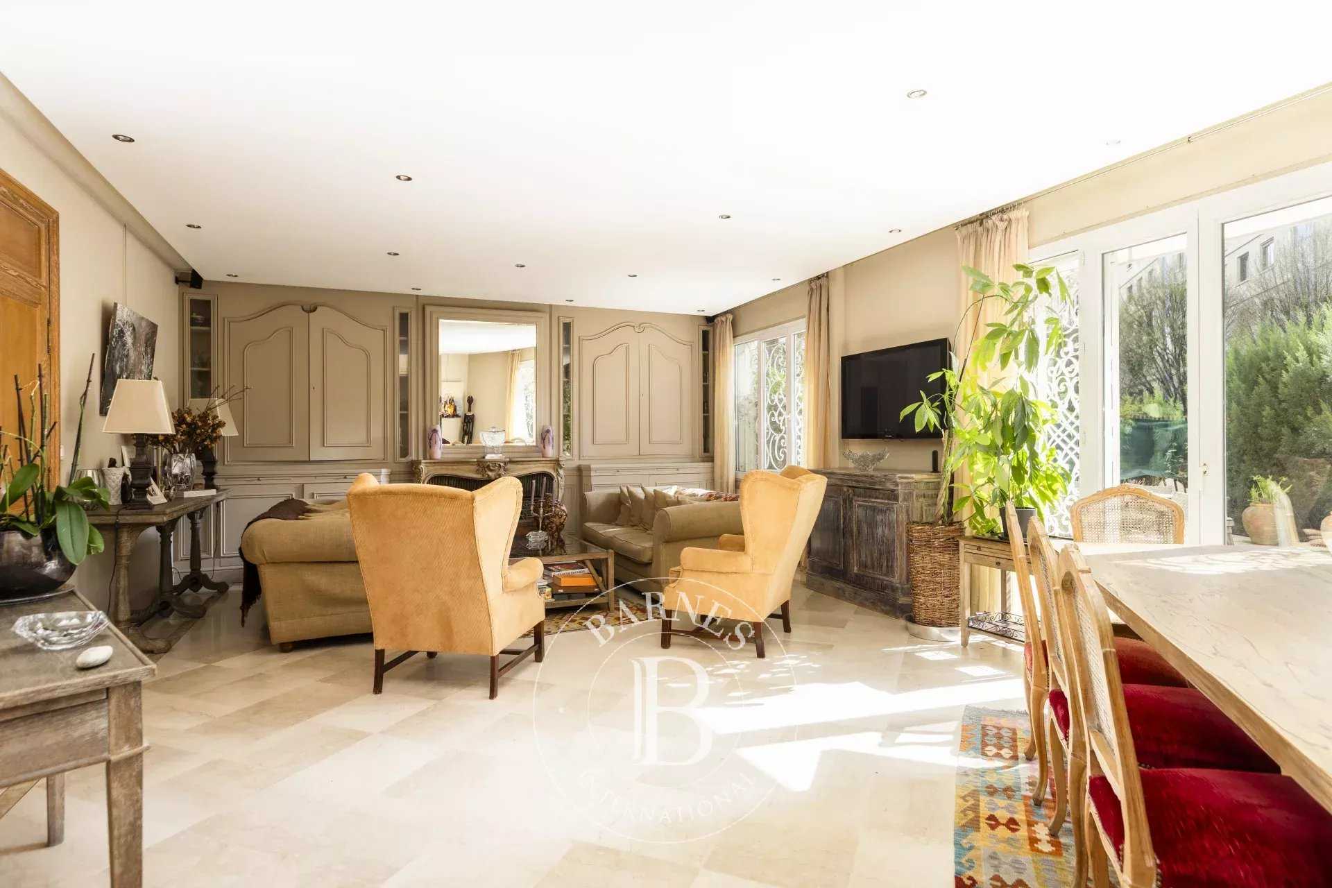 Neuilly-sur-Seine  - Appartement 7 Pi&egrave;ces 5 Chambres