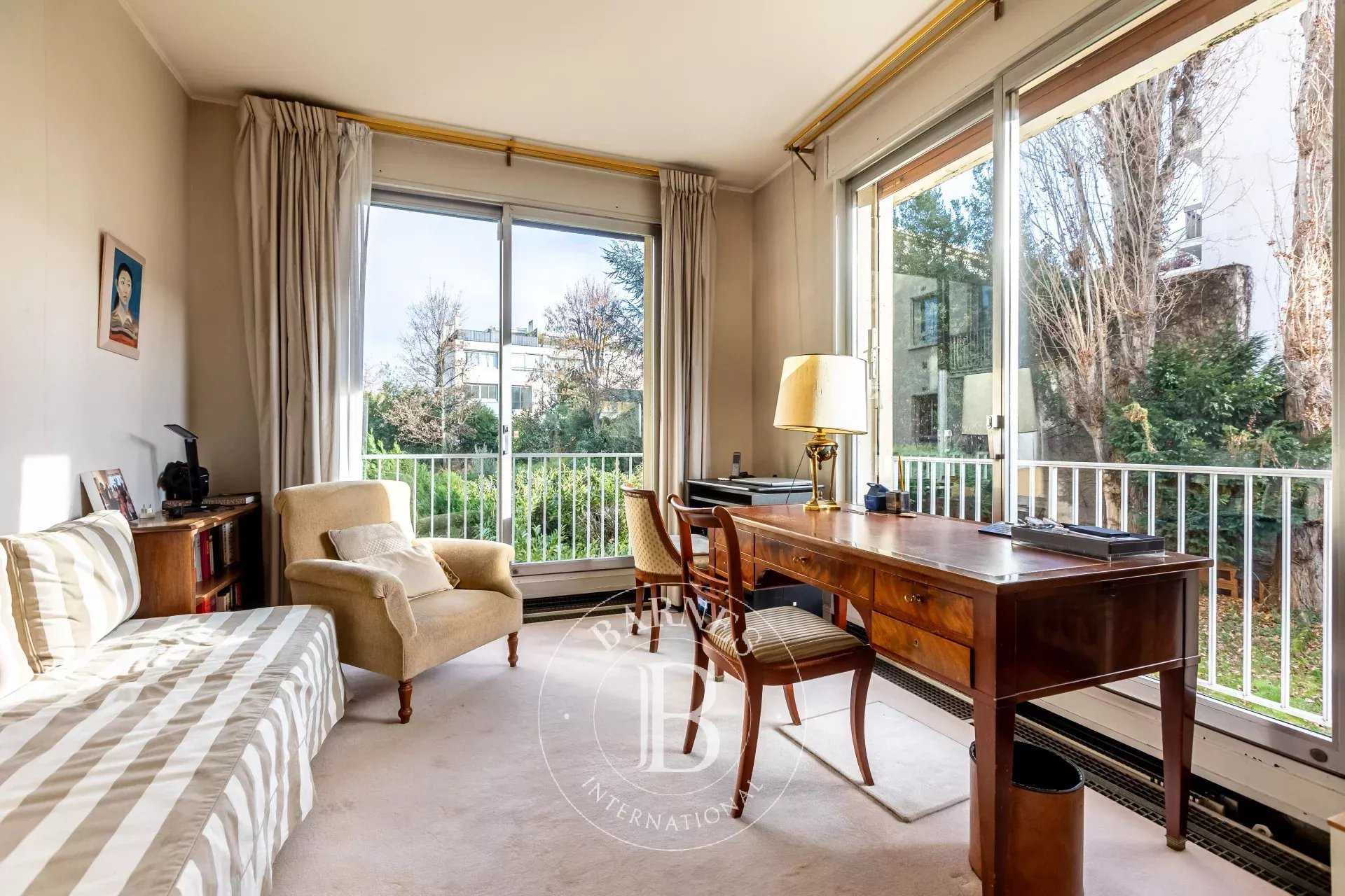 Neuilly-sur-Seine  - Apartment 4 Bedrooms