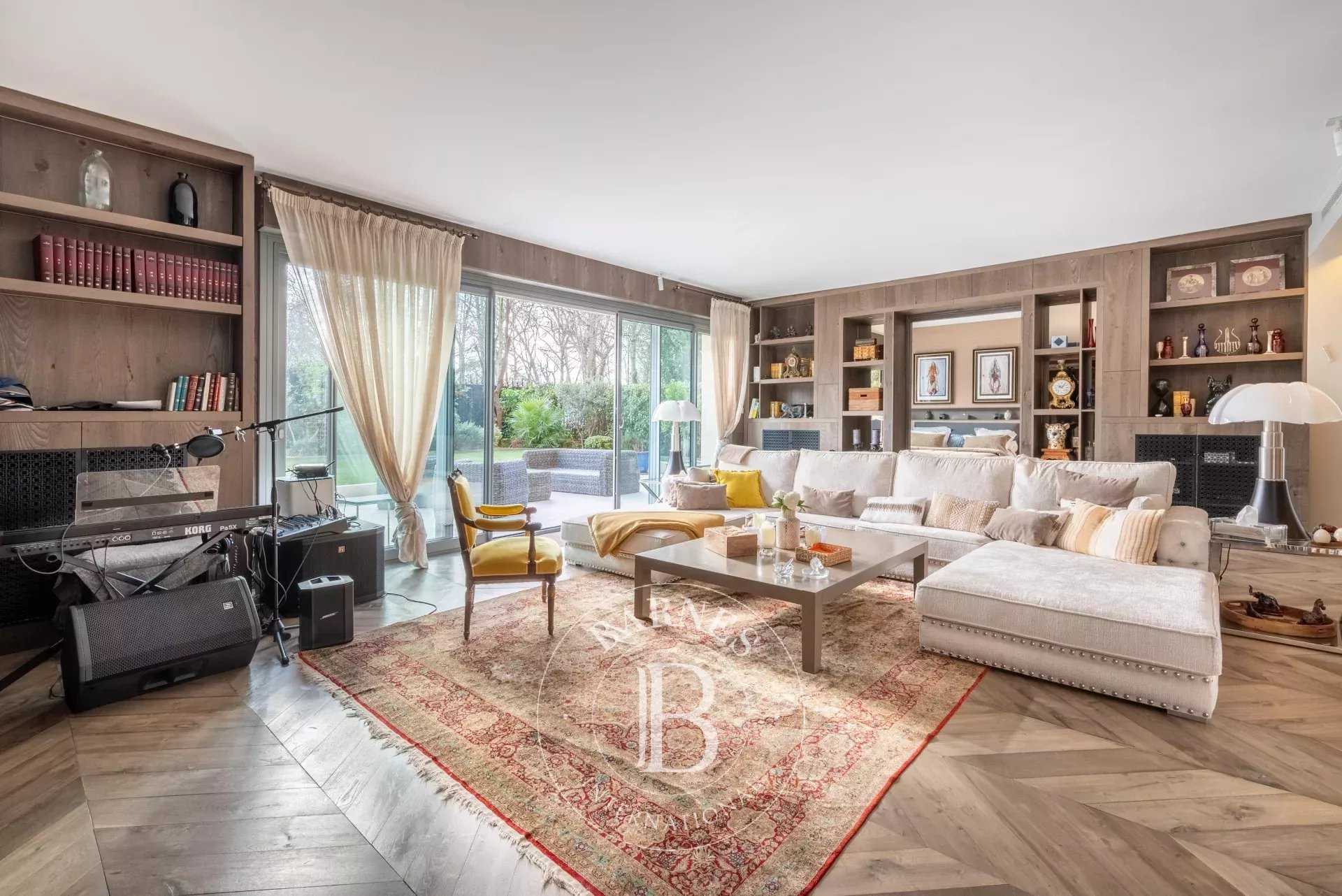 Neuilly-sur-Seine  - Appartement 5 Pi&egrave;ces 3 Chambres