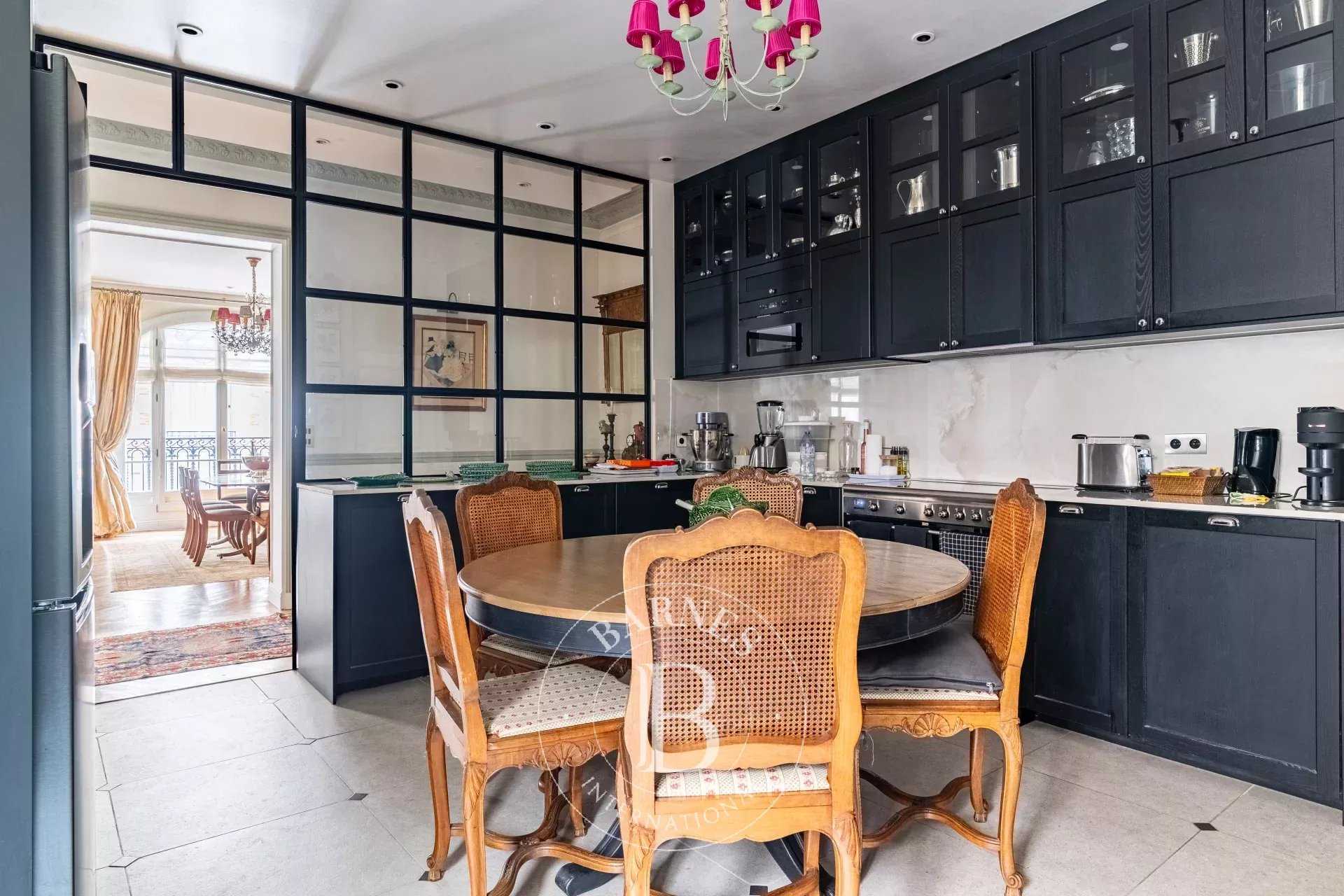 Neuilly-sur-Seine  - Appartement 6 Pièces 3 Chambres