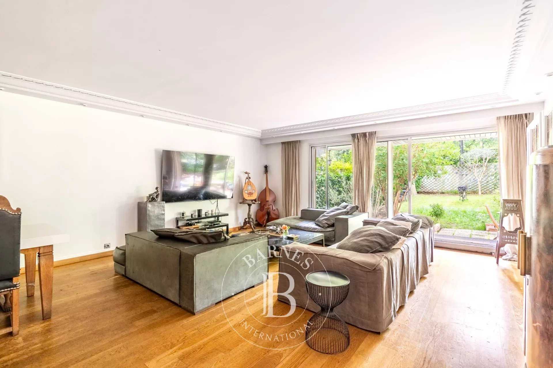 Neuilly-sur-Seine  - Apartment 4 Bedrooms