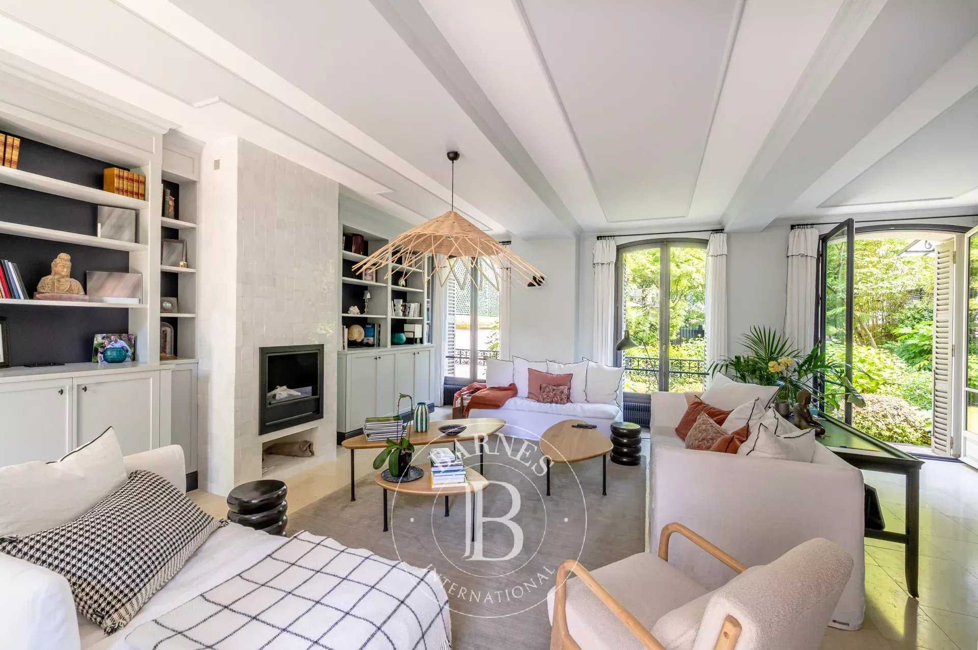 Neuilly-sur-Seine  - Maison 9 Pièces 5 Chambres