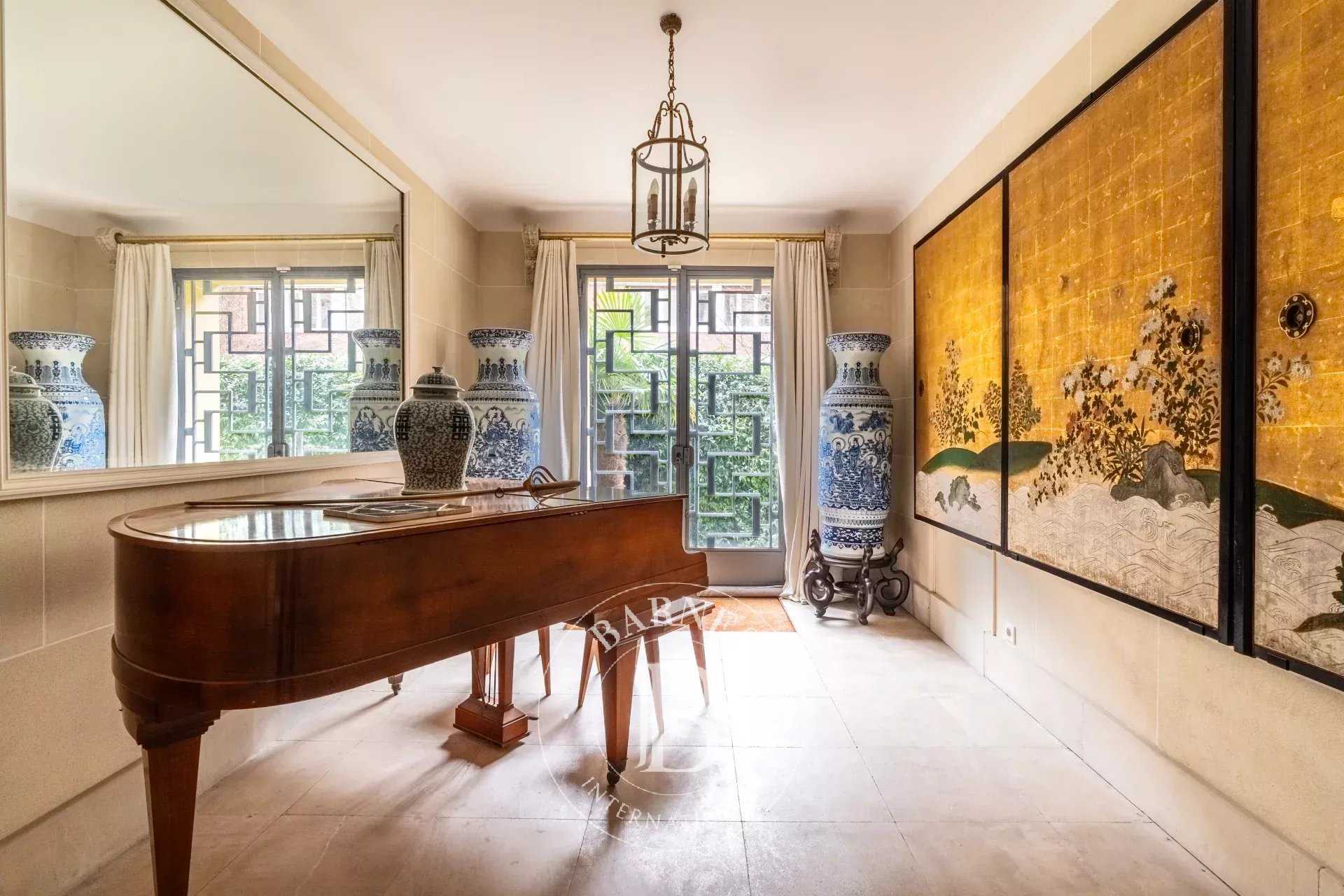 Neuilly-sur-Seine  - Hôtel particulier 10 Pièces 5 Chambres