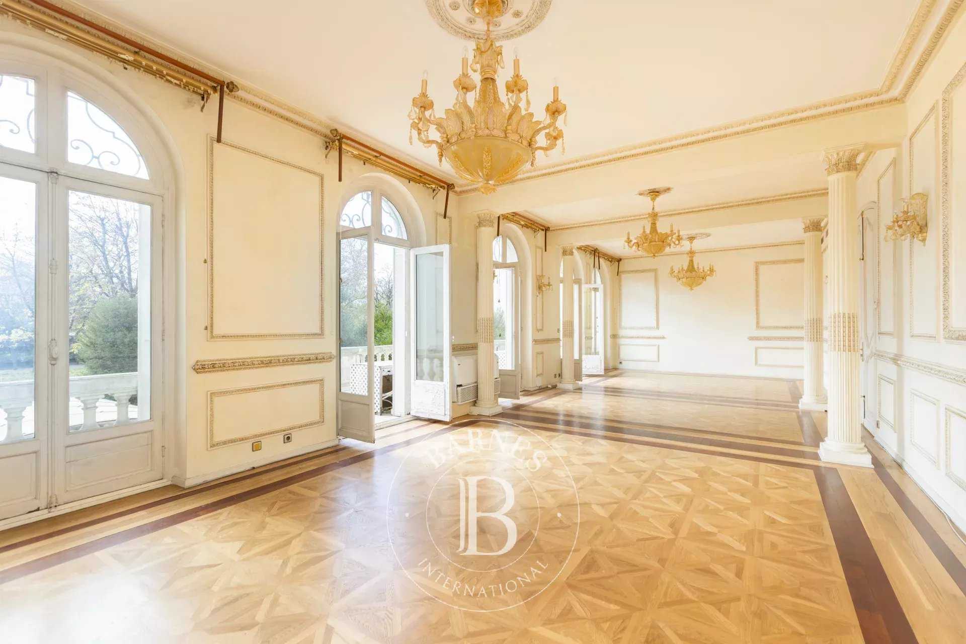 Neuilly-sur-Seine  - Hôtel particulier 