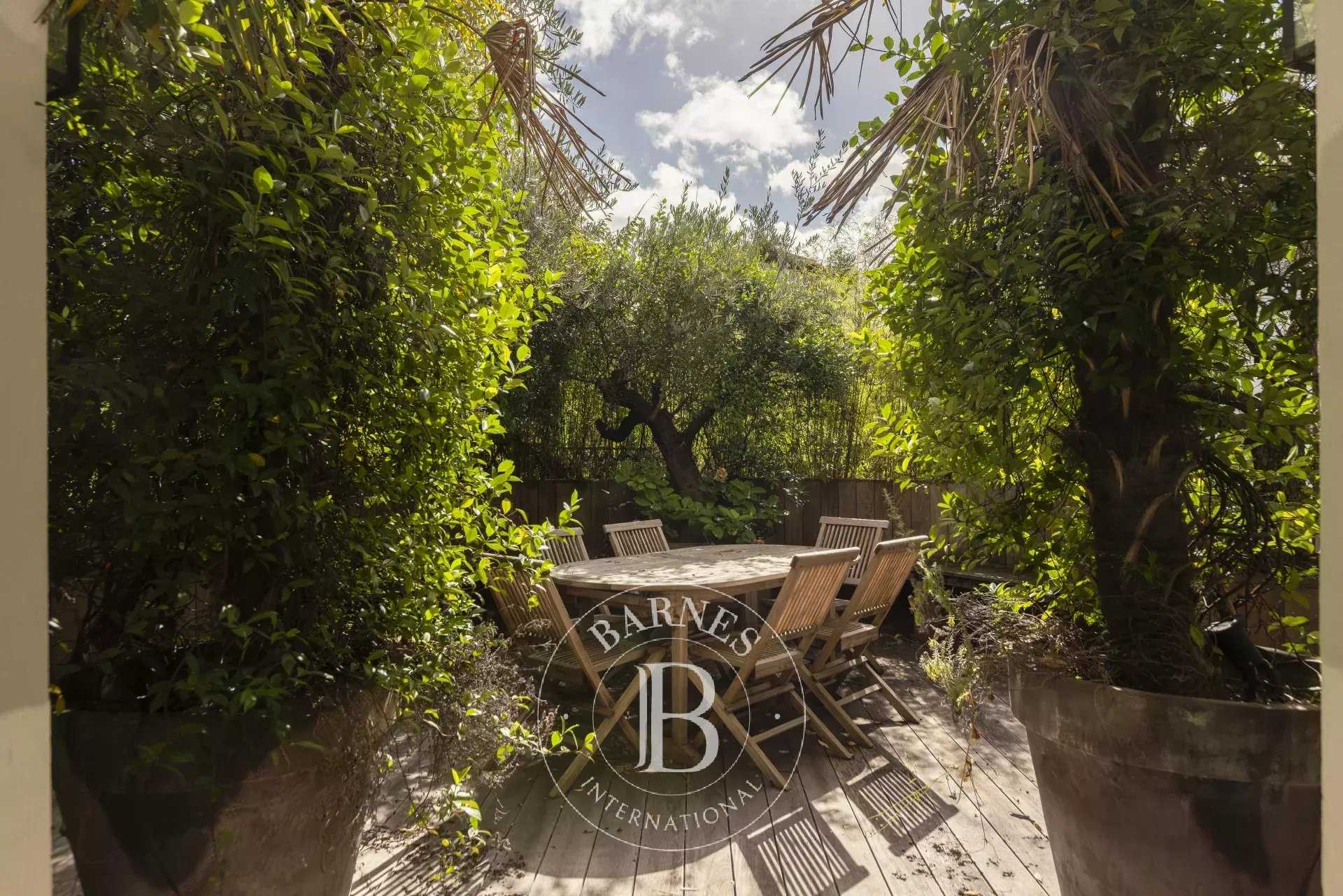 Neuilly-sur-Seine  - Apartment 3 Bedrooms