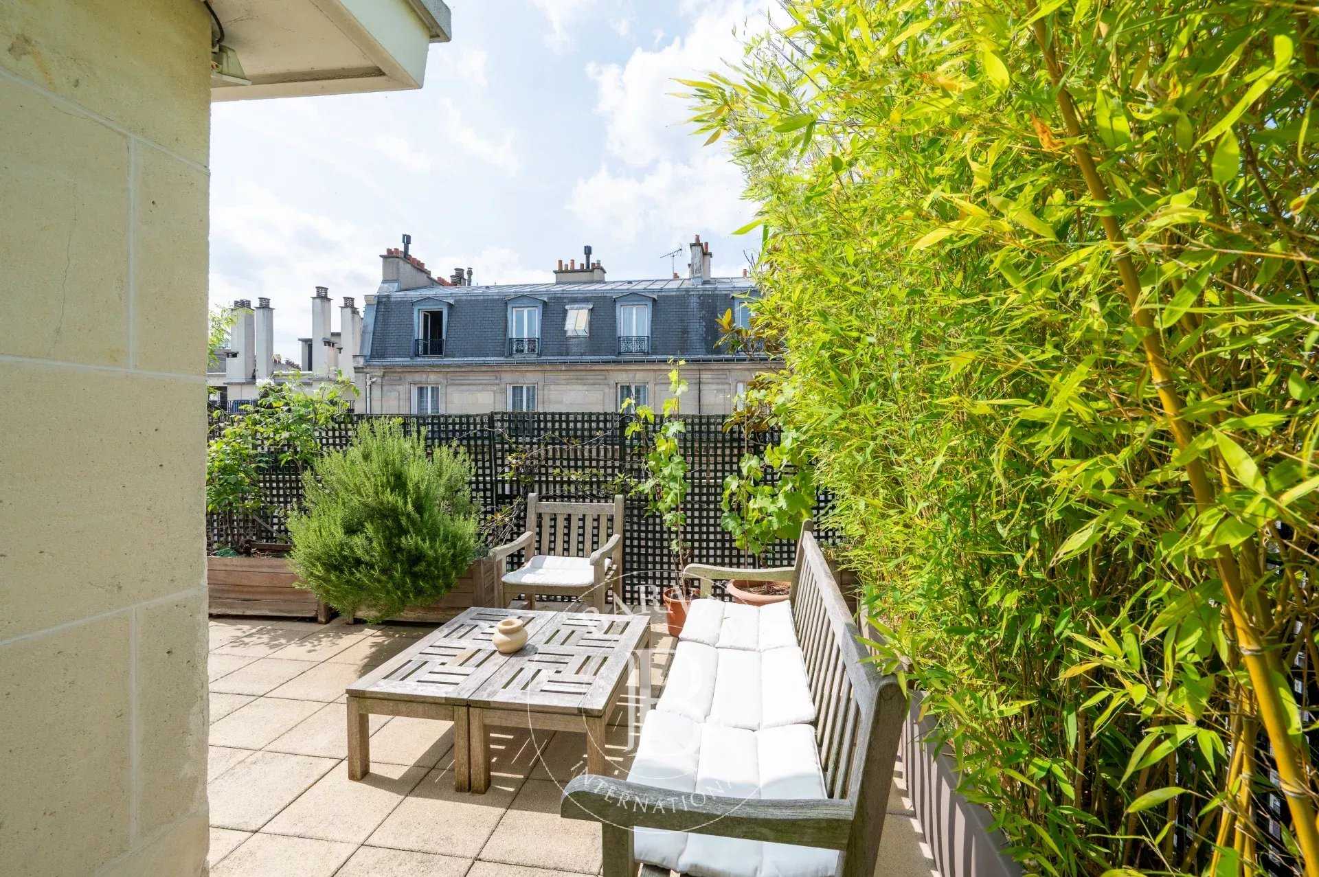 Neuilly-sur-Seine  - Appartement 6 Pièces 4 Chambres