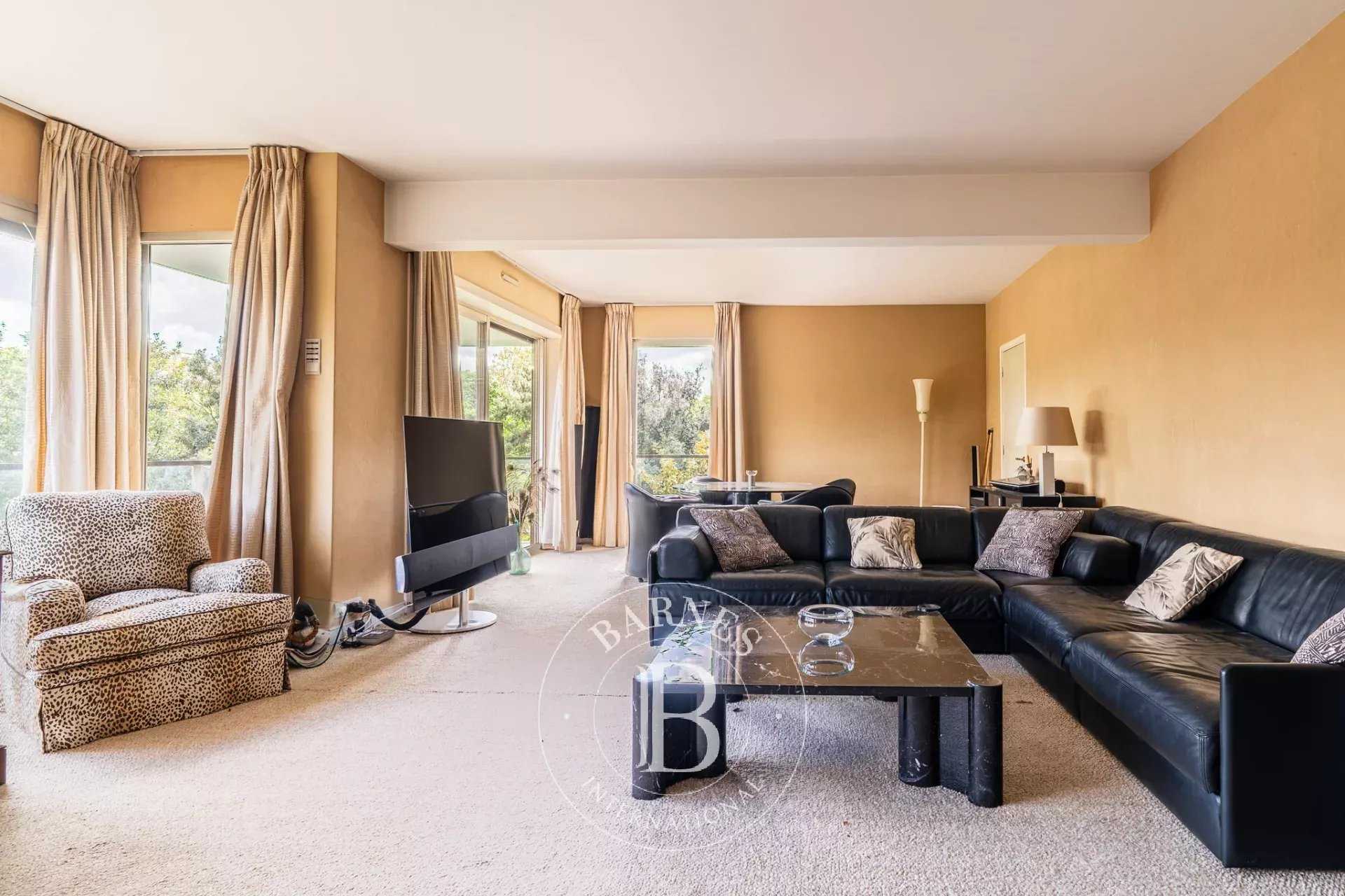 Neuilly-sur-Seine  - Apartment 2 Bedrooms