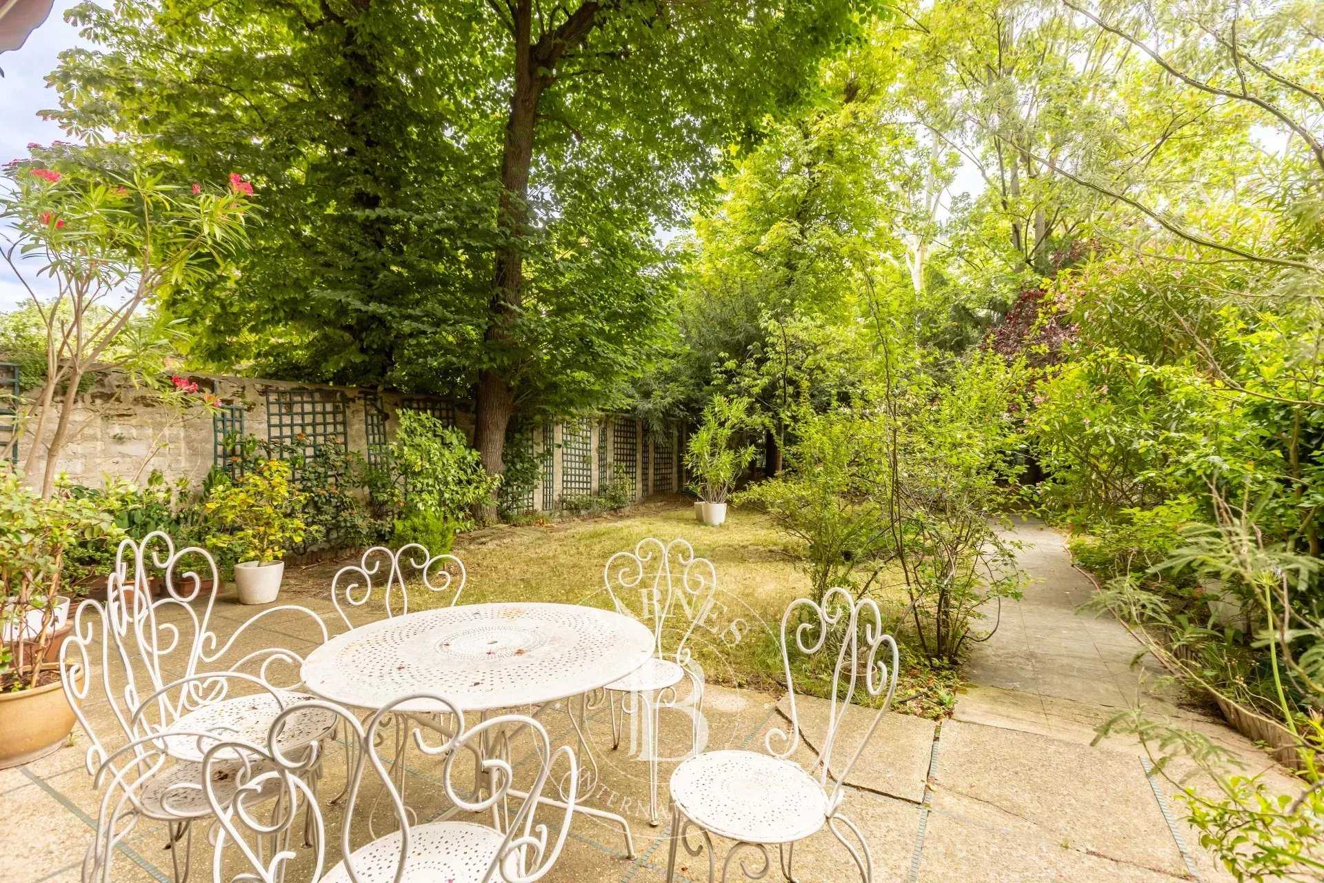 Neuilly-sur-Seine  - Apartment 3 Bedrooms