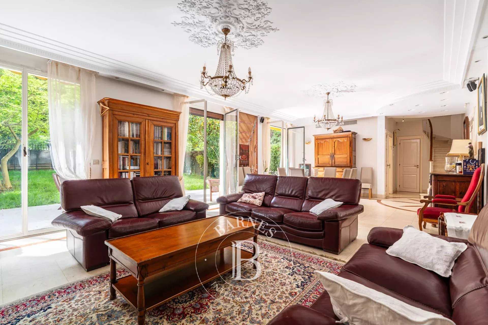 Neuilly-sur-Seine  - Apartment 5 Bedrooms