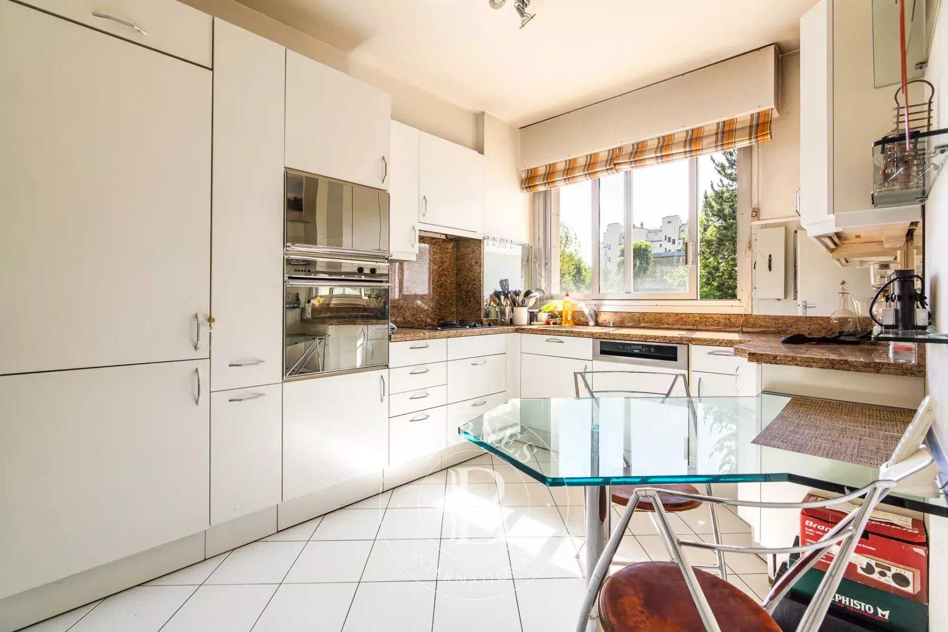 Neuilly-sur-Seine  - Appartement 4 Pi&egrave;ces 2 Chambres