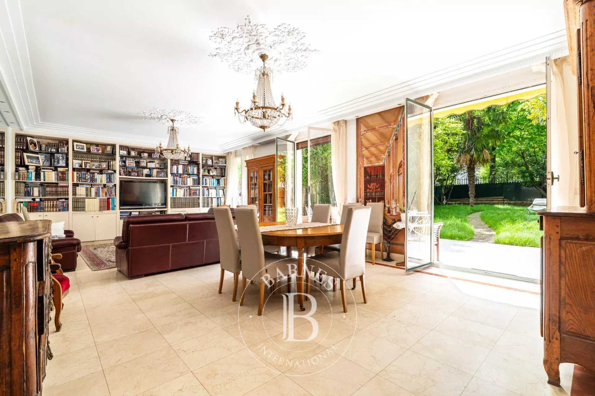 Neuilly-sur-Seine  - Apartment 5 Bedrooms