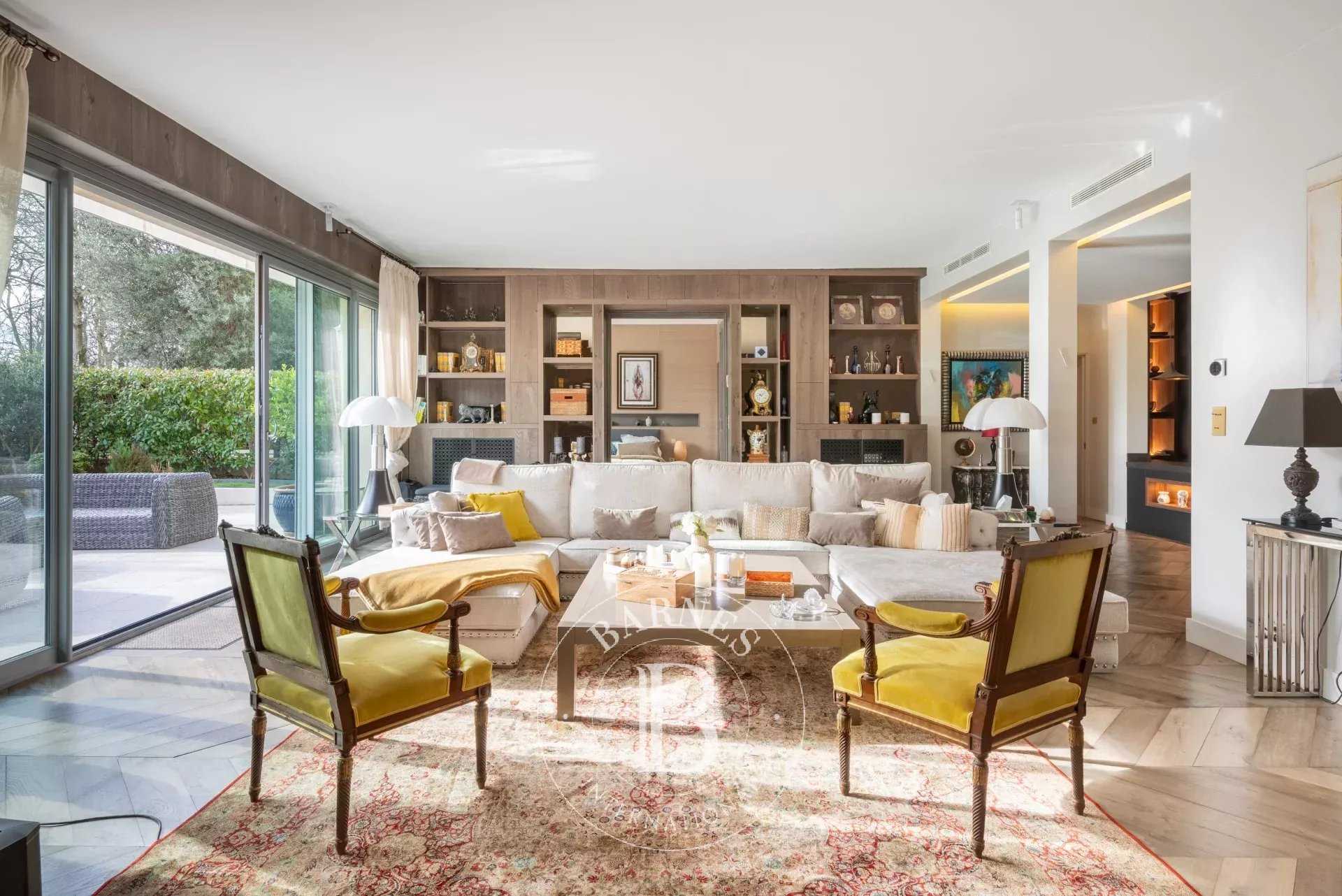 Neuilly-sur-Seine  - Appartement 5 Pi&egrave;ces 3 Chambres