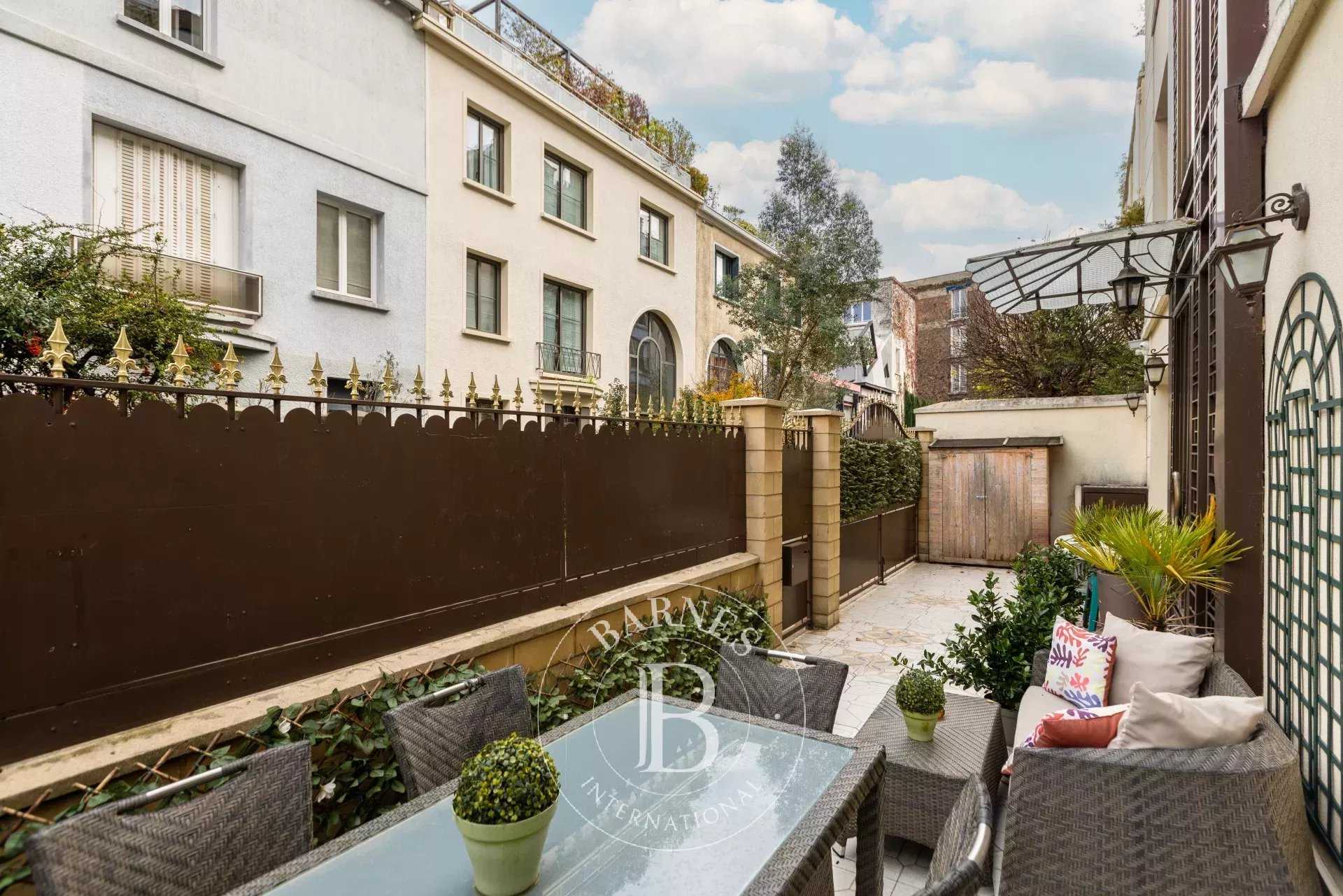 Neuilly-sur-Seine  - House 5 Bedrooms