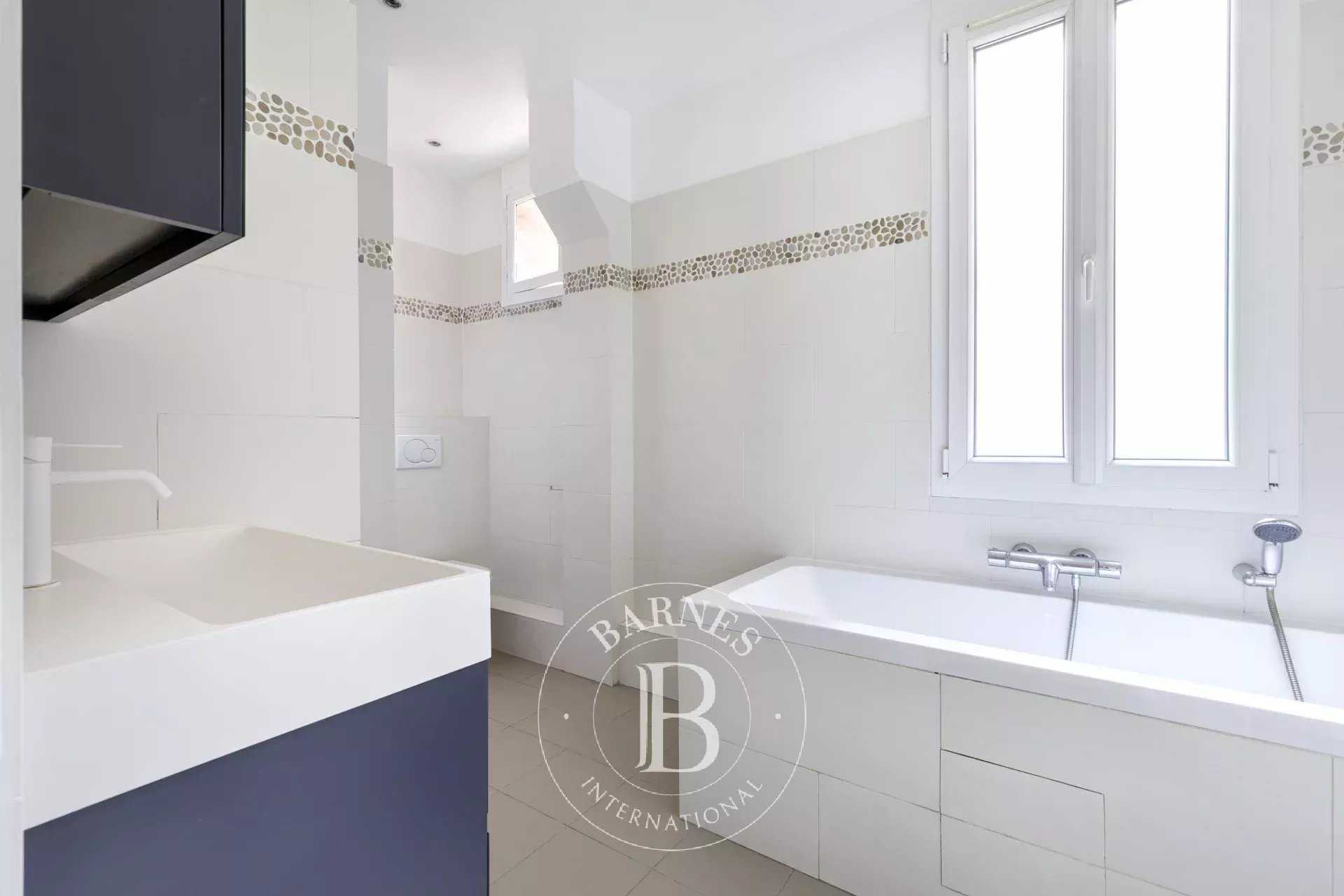 Neuilly-sur-Seine  - Apartment 3 Bedrooms