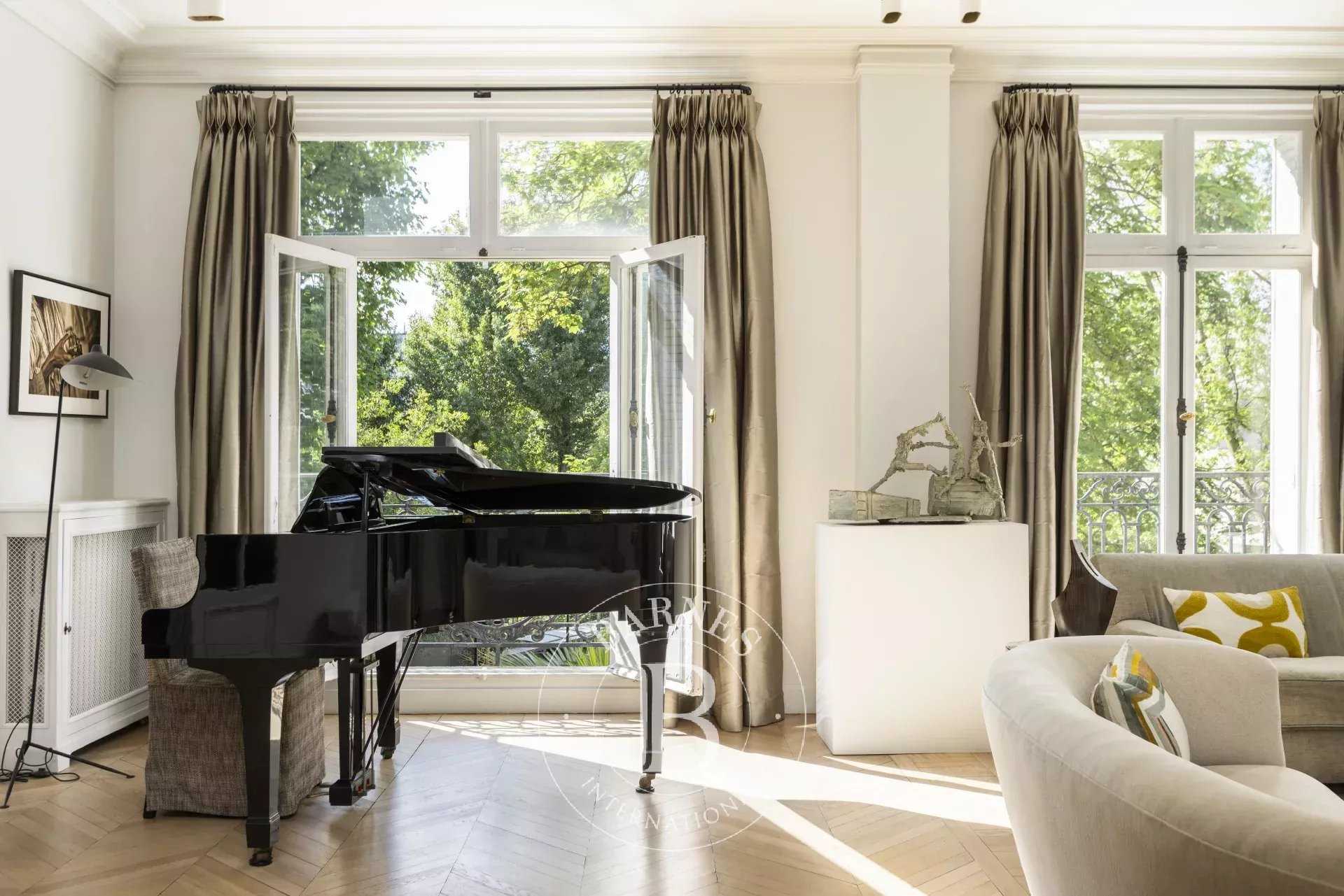 Neuilly-sur-Seine  - Apartment 4 Bedrooms