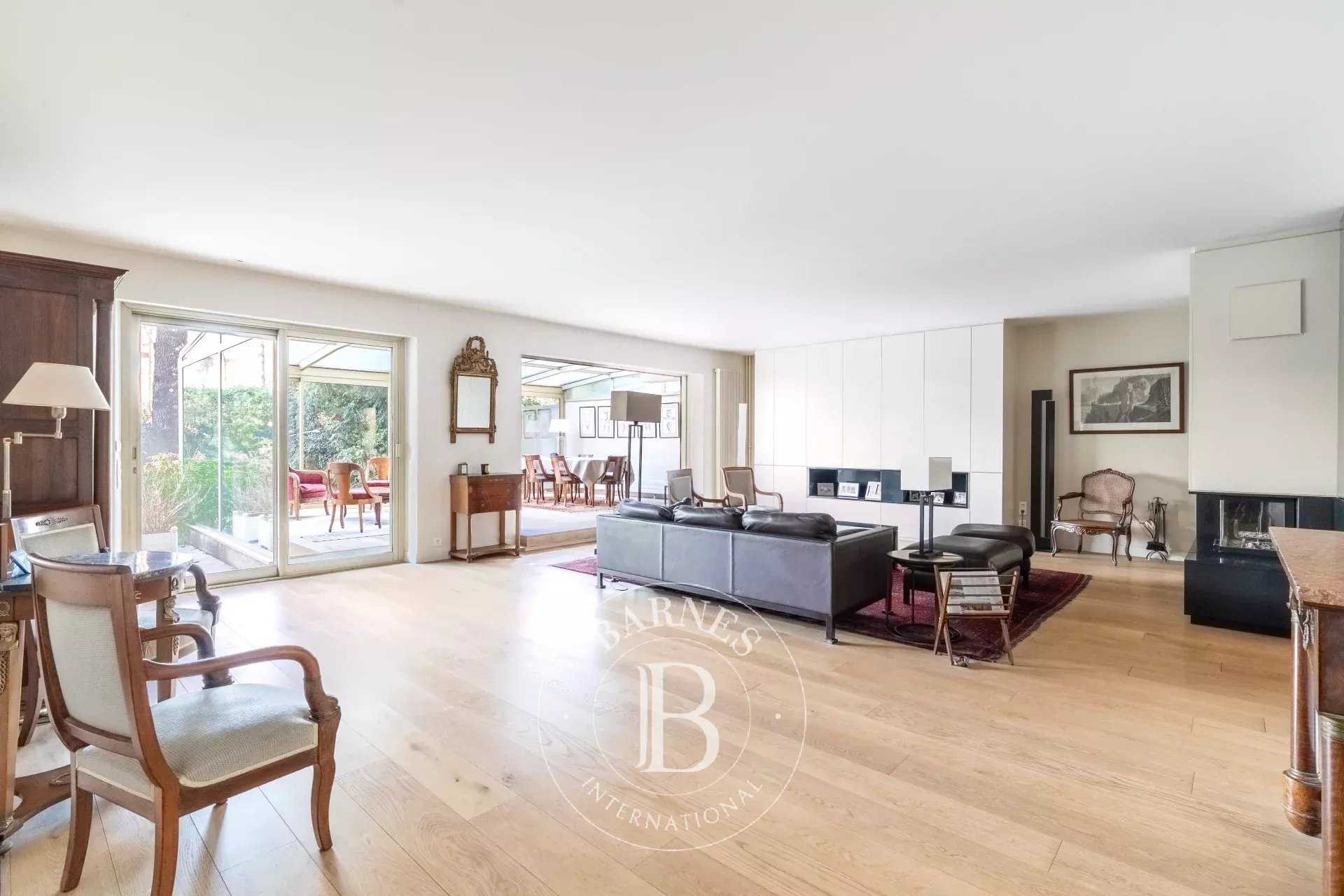 Neuilly-sur-Seine  - Apartment 6 Bedrooms