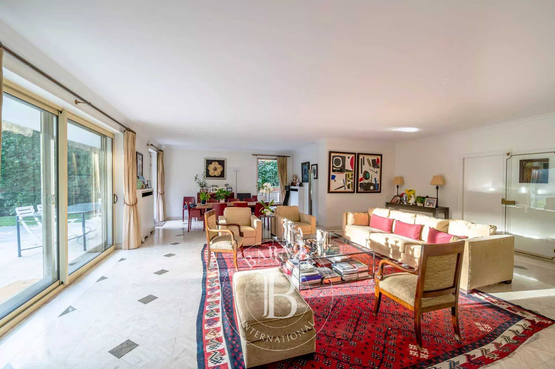 Neuilly-sur-Seine  - Apartment 5 Bedrooms