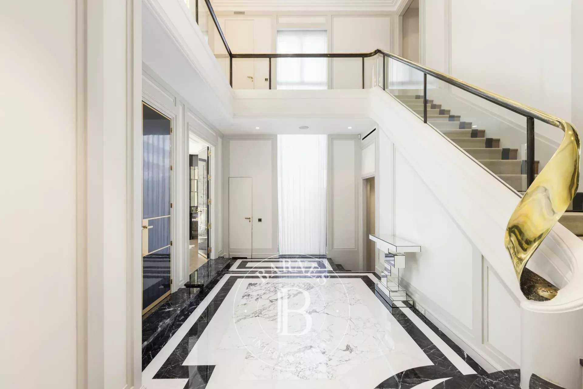 Neuilly-sur-Seine  - Hôtel particulier 9 Pi&egrave;ces 5 Chambres