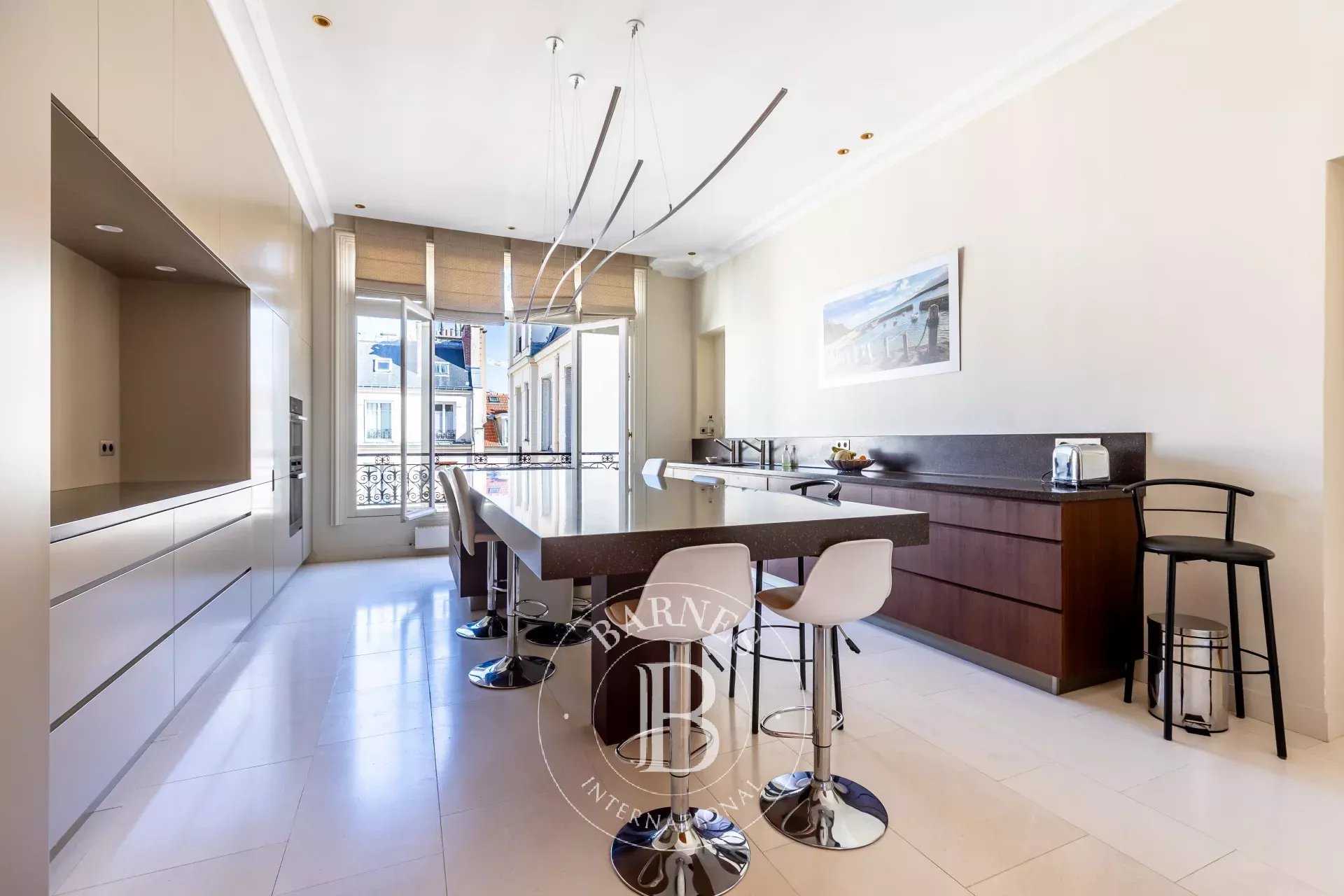 Neuilly-sur-Seine  - Appartement 7 Pi&egrave;ces 5 Chambres