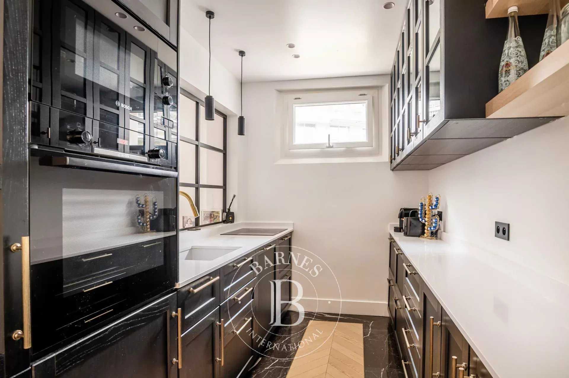 Neuilly-sur-Seine  - Appartement 5 Pi&egrave;ces 3 Chambres