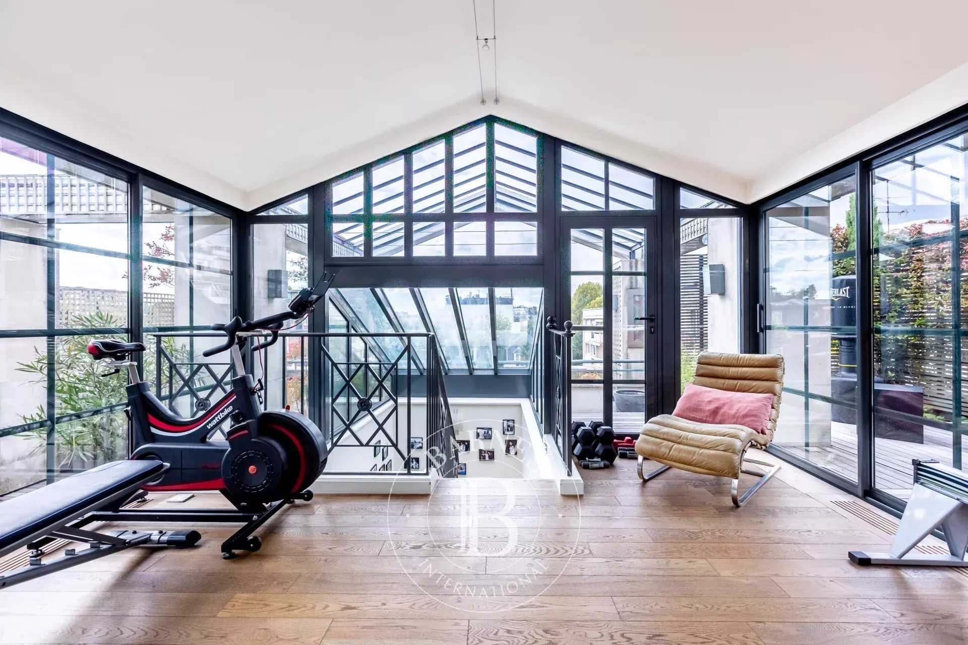 Neuilly-sur-Seine  - Apartment 5 Bedrooms