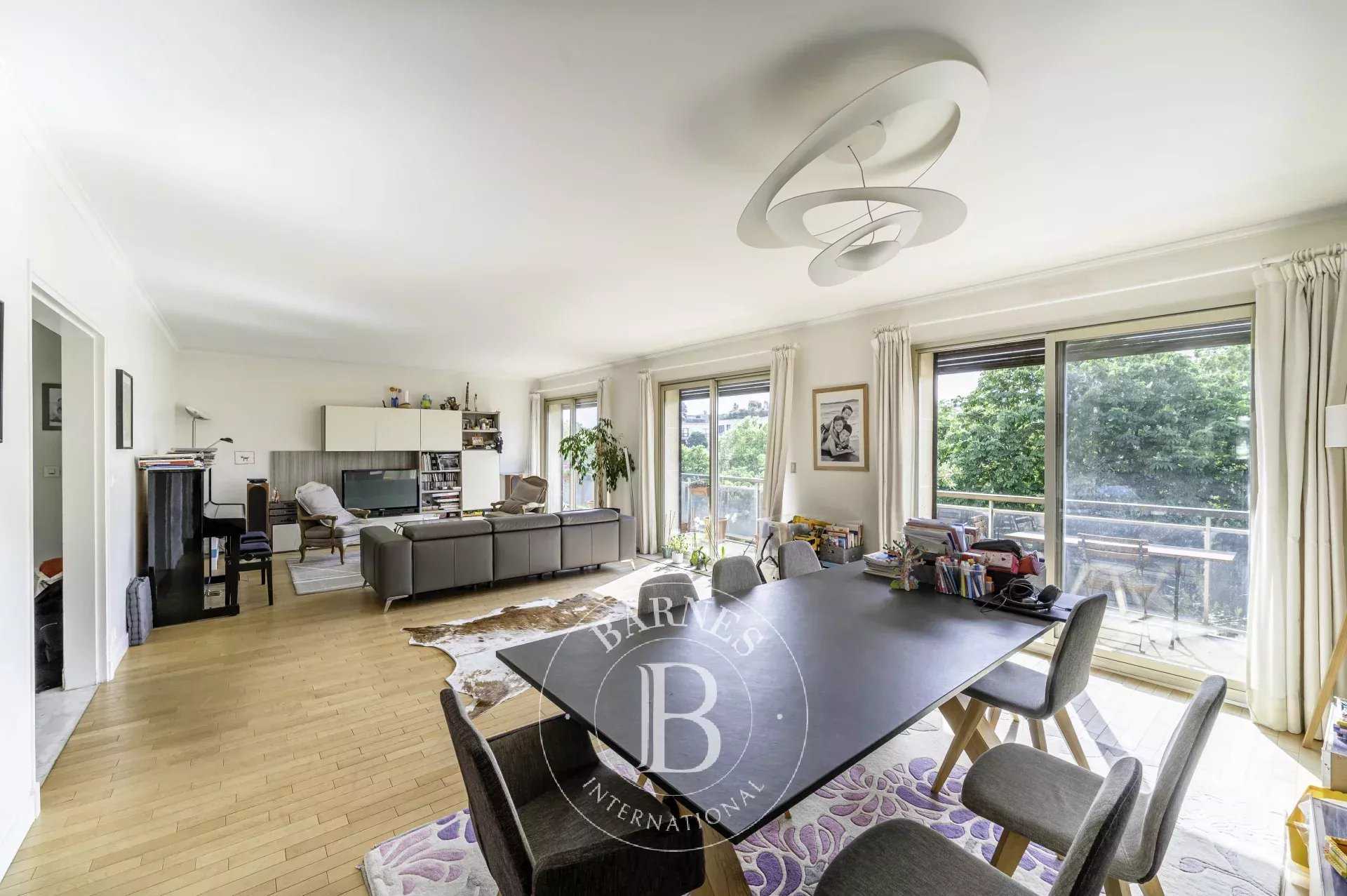 Neuilly-sur-Seine  - Apartment 4 Bedrooms