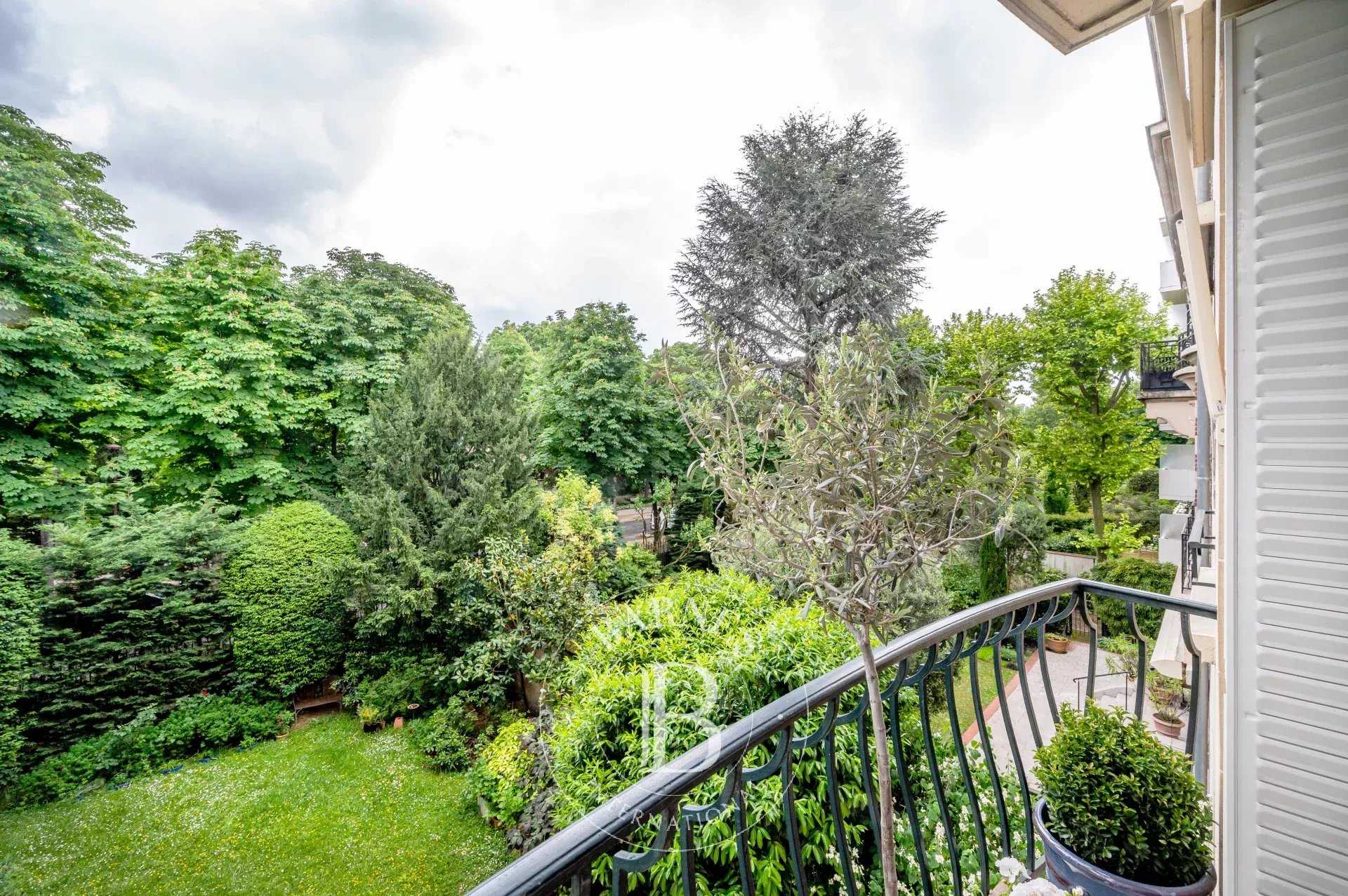 Appartement Neuilly-sur-Seine  -  ref 85897294 (picture 2)