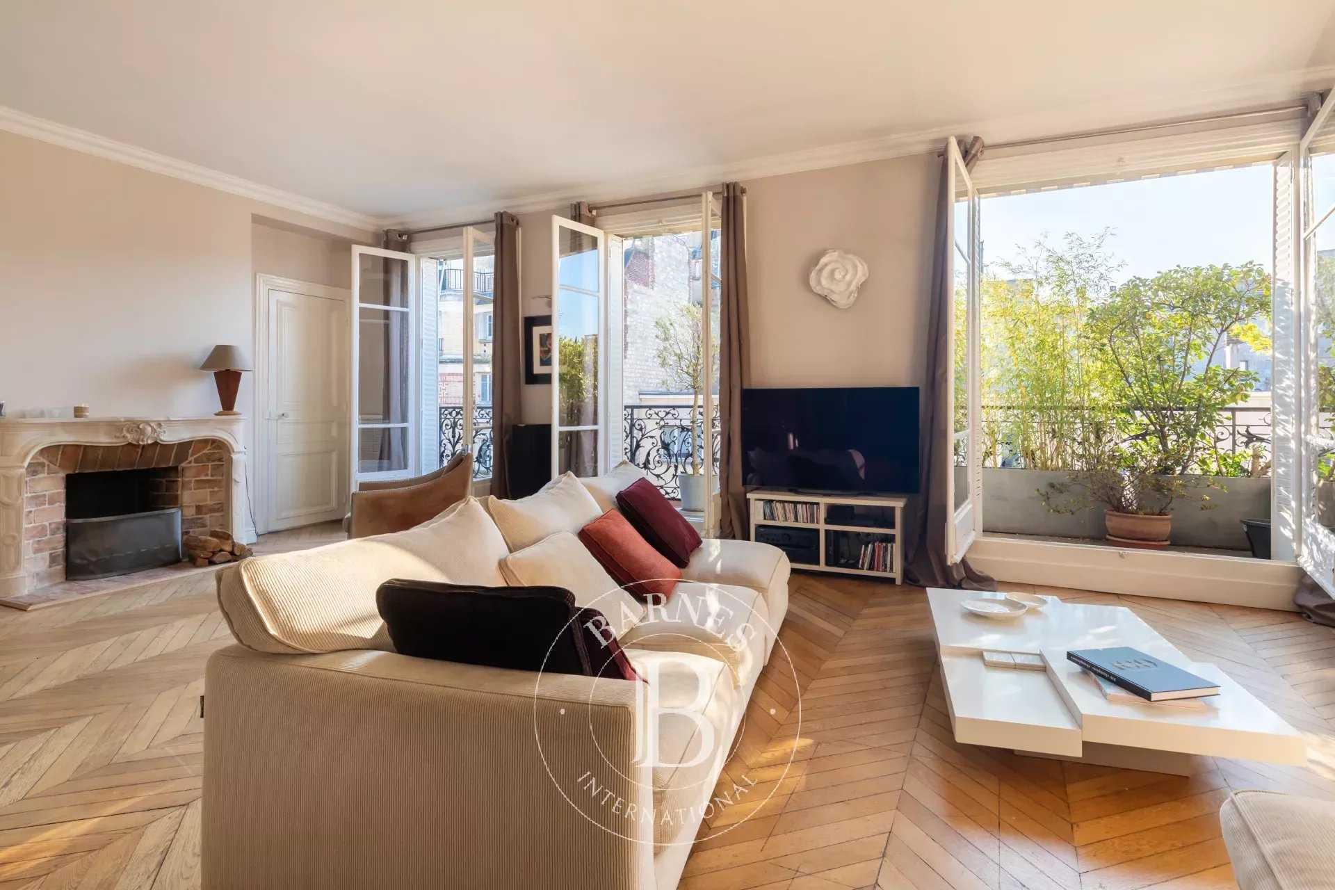 Appartement Neuilly-sur-Seine  -  ref 84098048 (picture 1)
