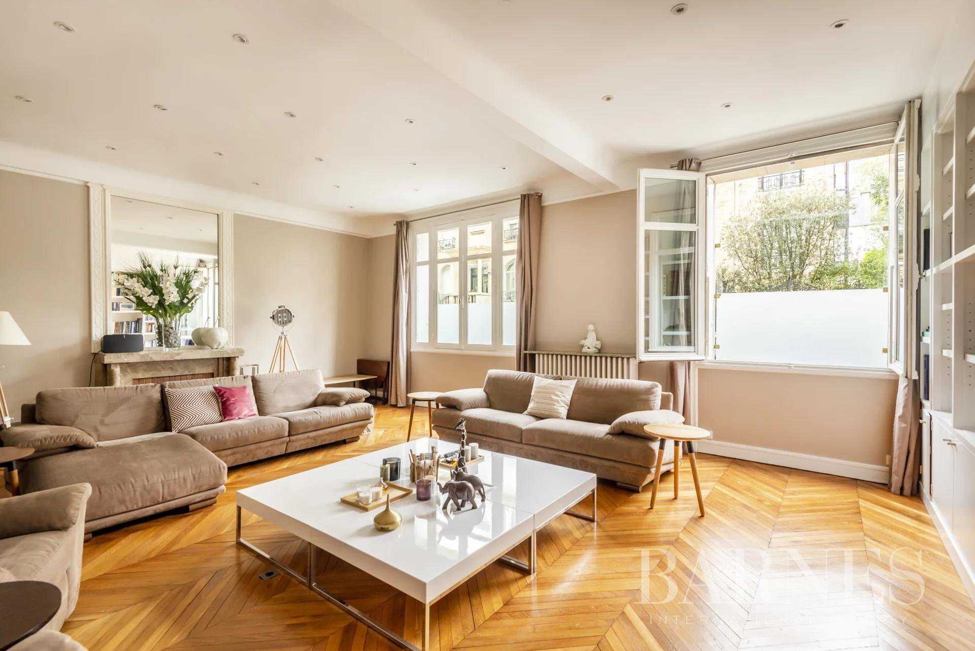 Apartment Neuilly-sur-Seine  -  ref 6890214 (picture 1)
